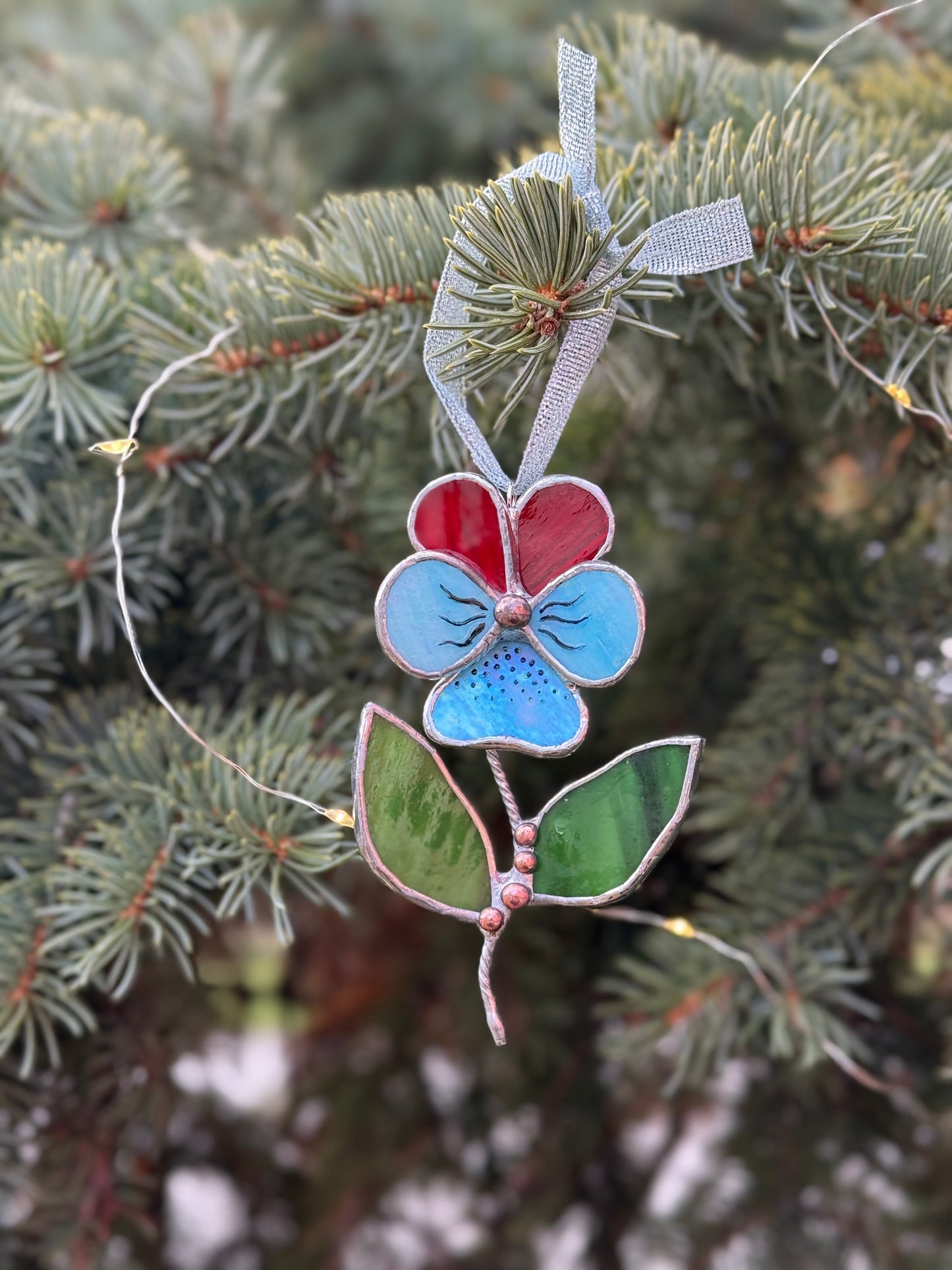 " . Pansy flower with leaves Ruby red & turquoise irid , Stained glass Decorative ORNAMENT, Christmas decoration, Suncatcher