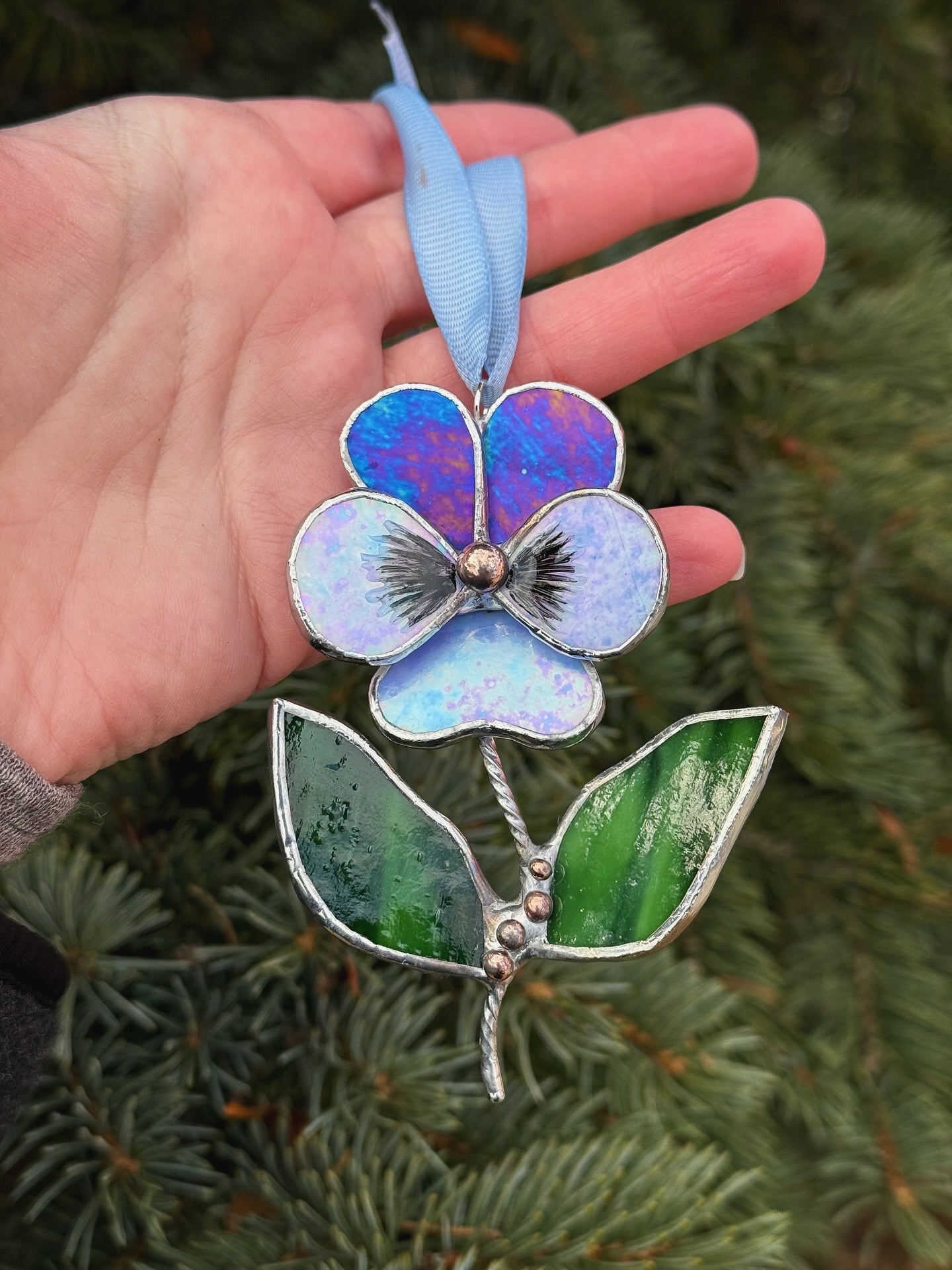 " . Pansy flower with leaves Indigo & light blue irid , Stained glass Decorative ORNAMENT, Christmas decoration, Suncatcher