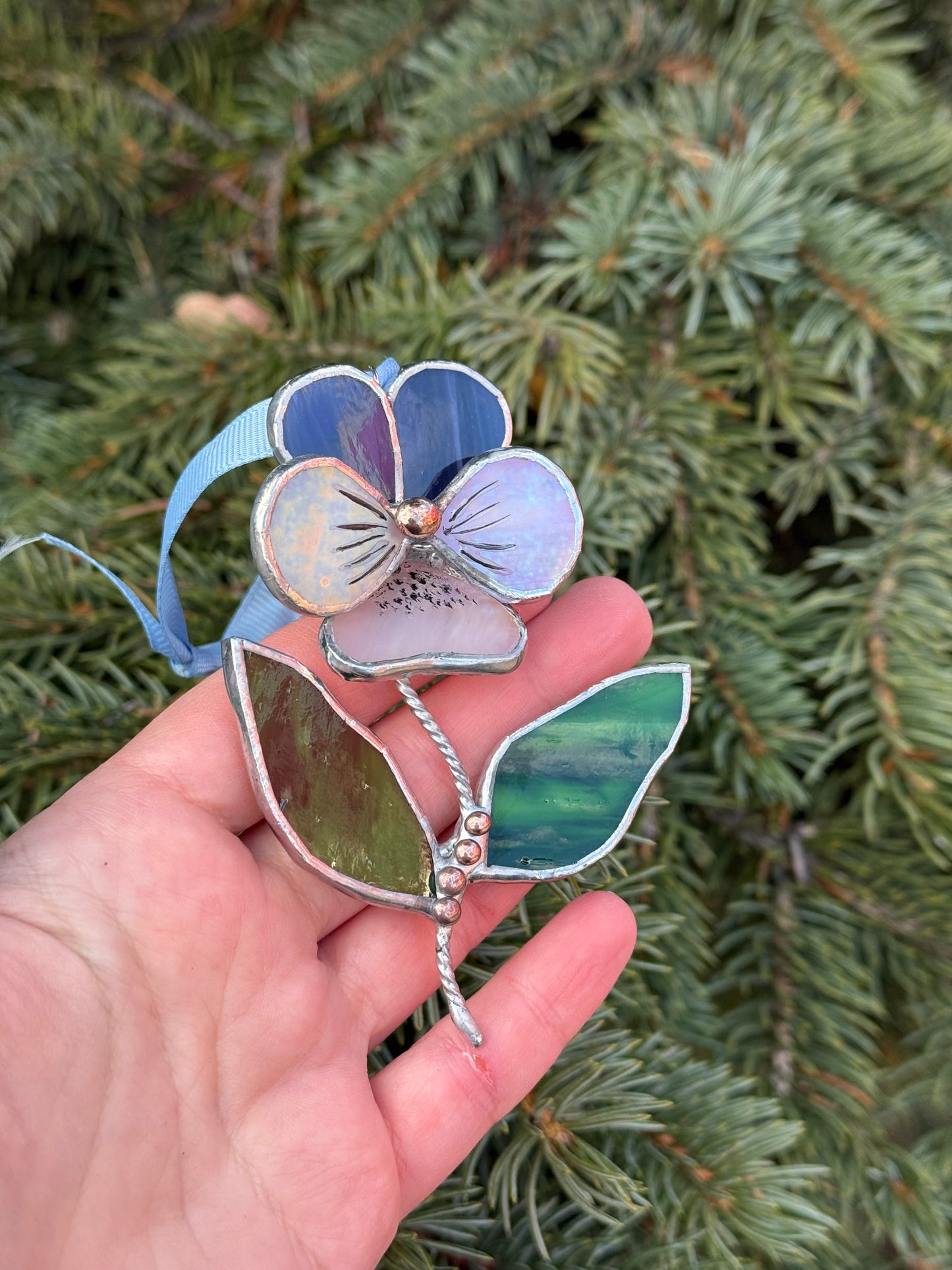 " . Pansy flower with leaves Grape purple & white irid , Stained glass Decorative ORNAMENT, Christmas decoration, Suncatcher