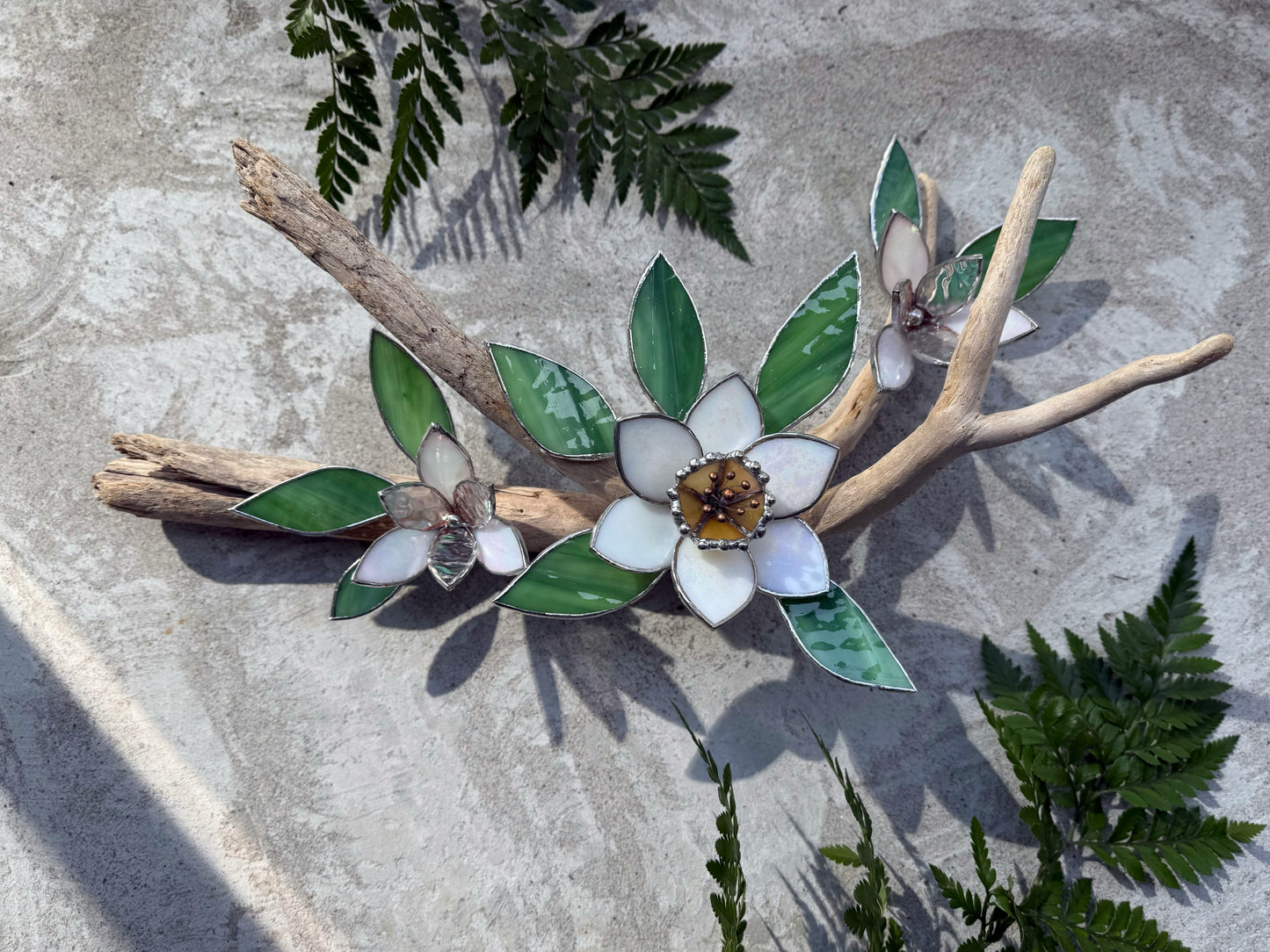 .Daffodil flower Stained Glass Driftwood Wall Decor Suncatcher