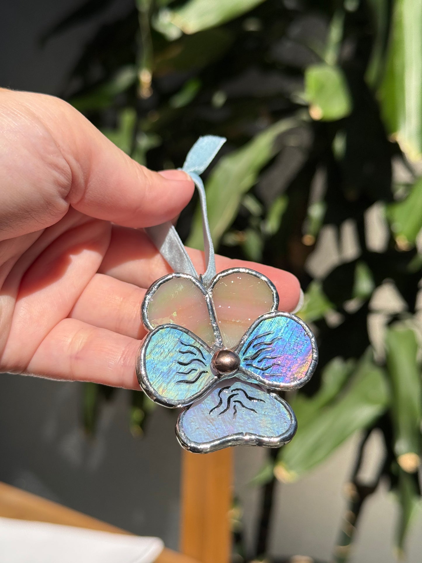 " . Pansy flower Beige & Lavender irid, Stained glass Decorative ORNAMENT, Christmas decoration, Suncatcher
