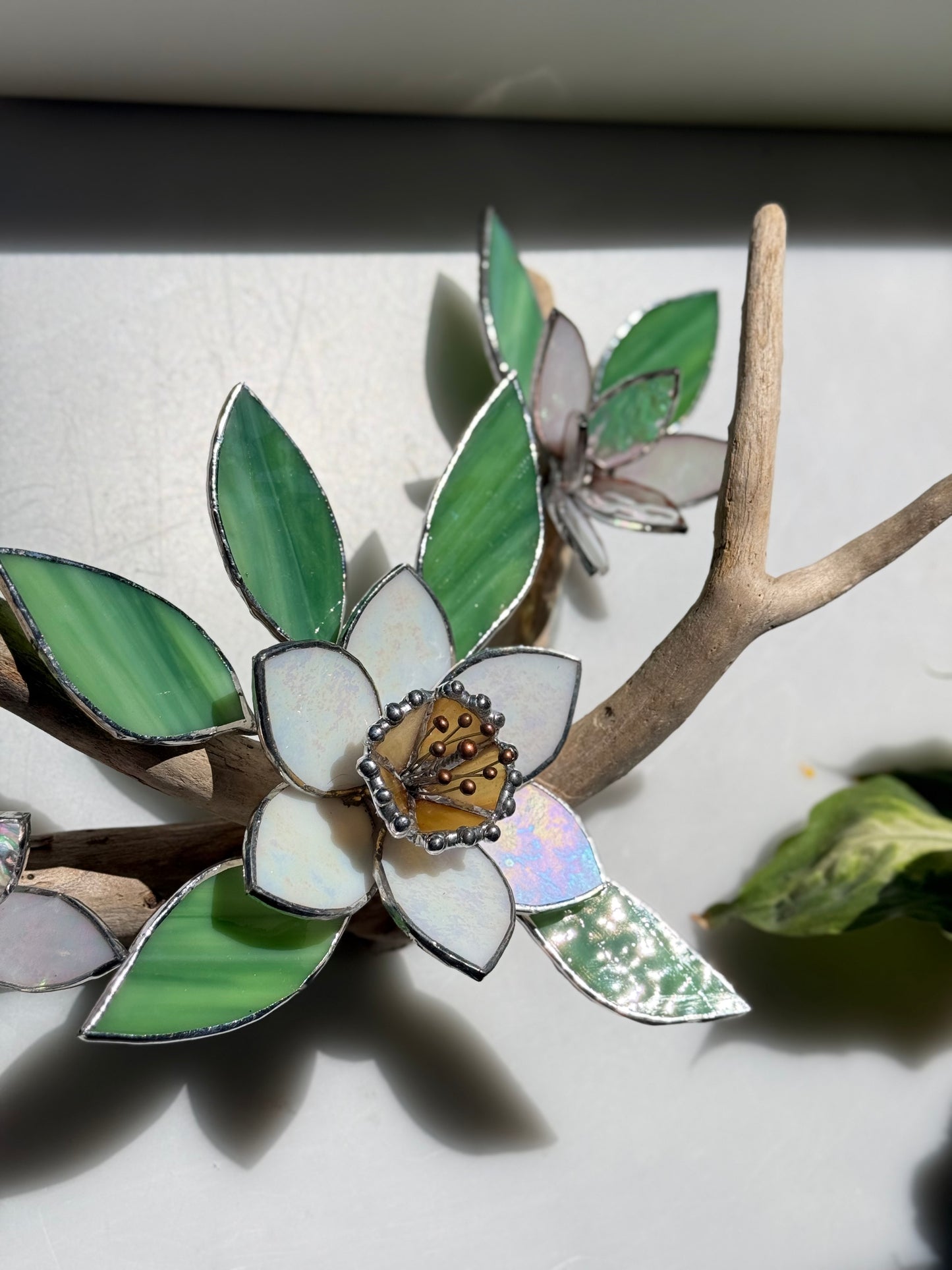.Daffodil flower Stained Glass Driftwood Wall Decor Suncatcher