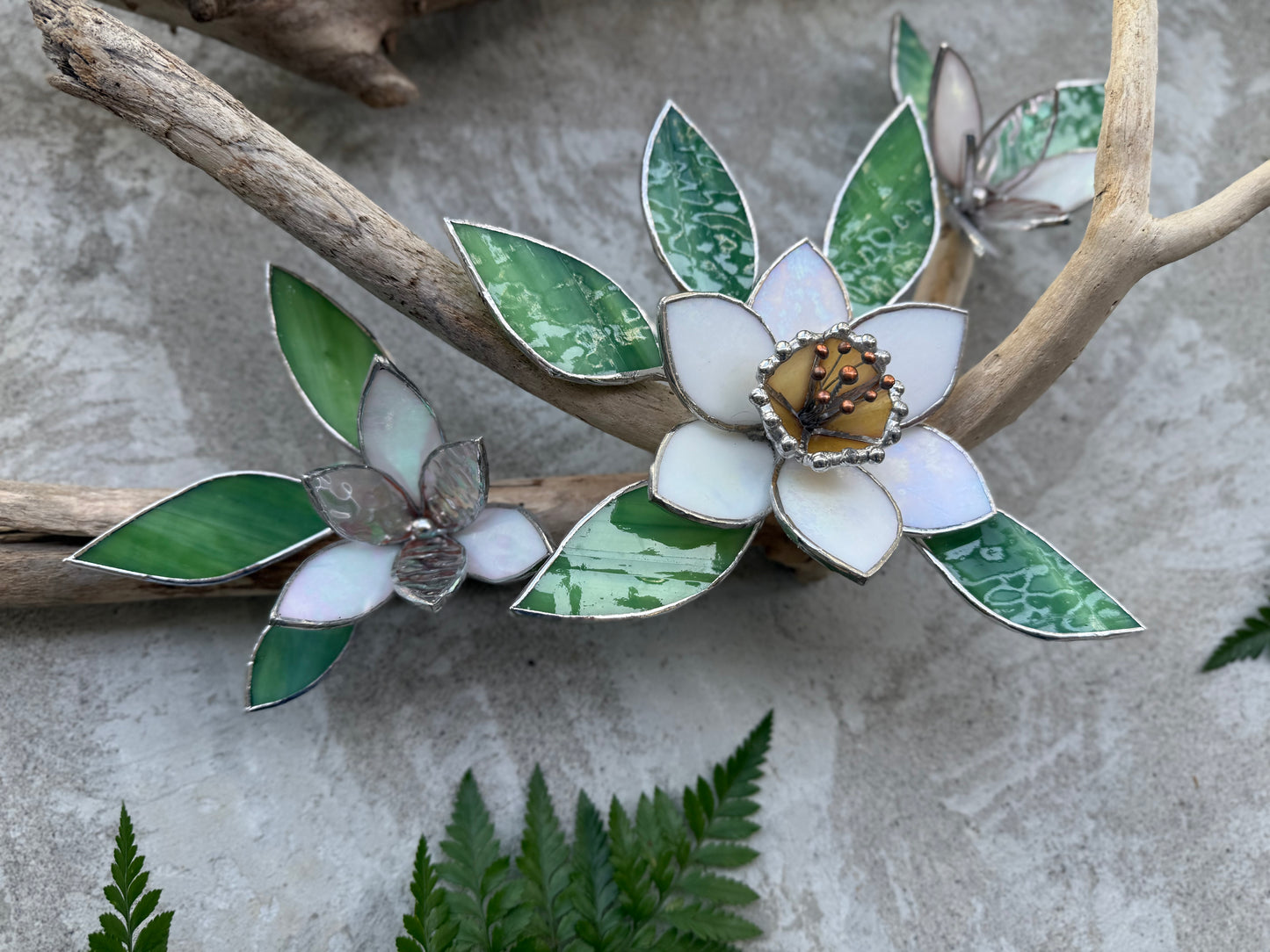 .Daffodil flower Stained Glass Driftwood Wall Decor Suncatcher