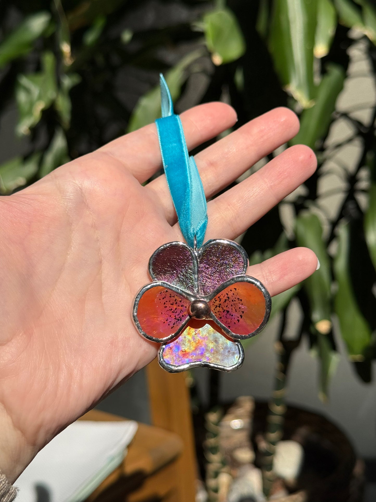 " . Pansy flower Mauve & Orange irid, Stained glass Decorative ORNAMENT, Christmas decoration, Suncatcher