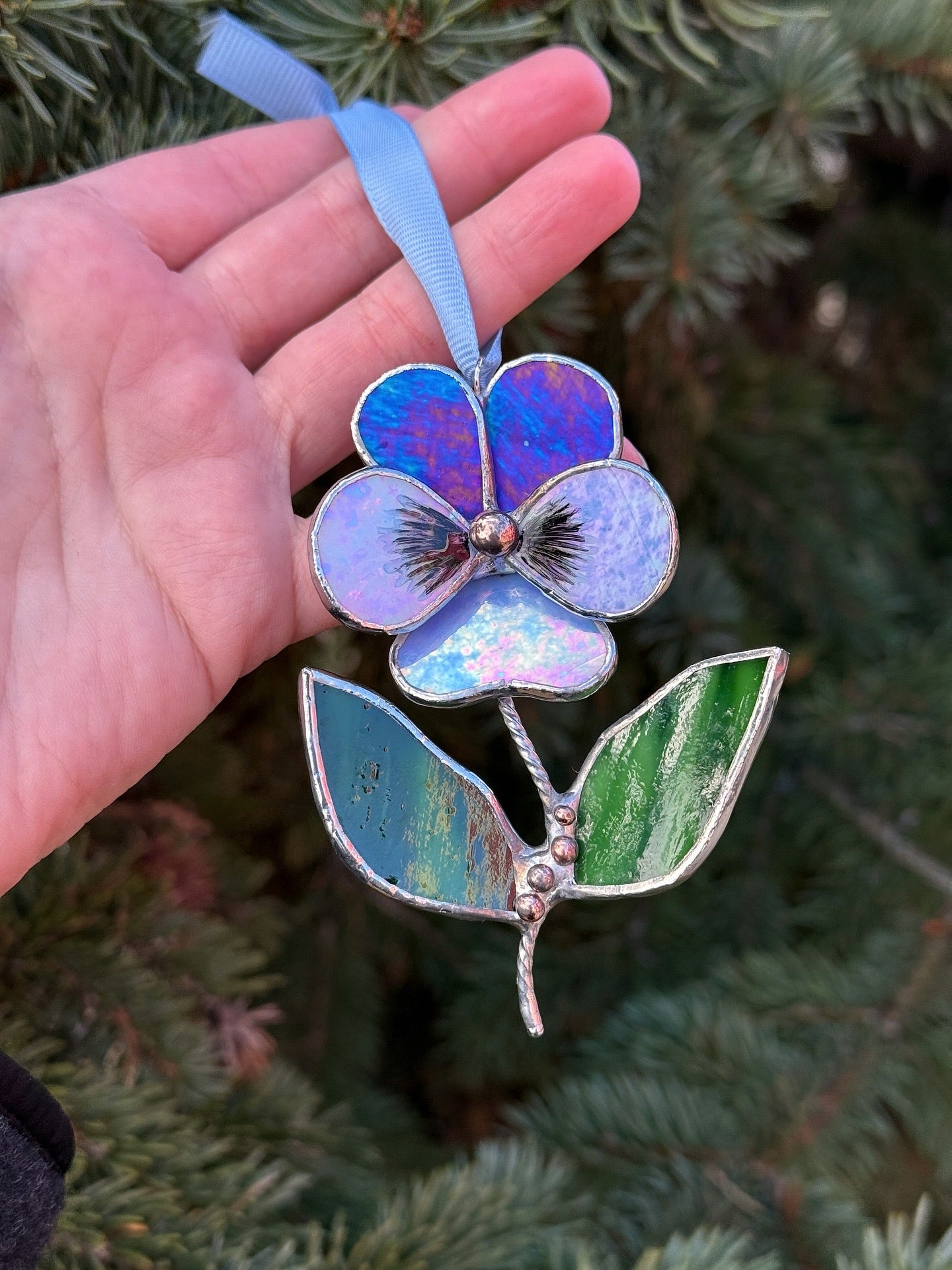 " . Pansy flower with leaves Indigo & light blue irid , Stained glass Decorative ORNAMENT, Christmas decoration, Suncatcher
