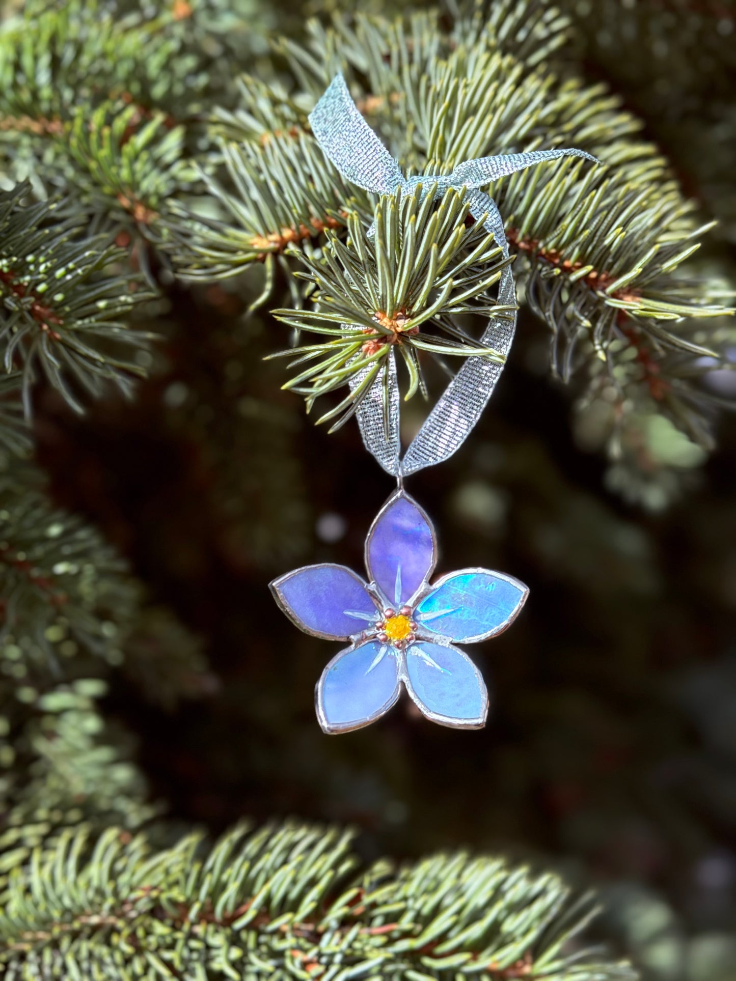 " . Forget me not flower Sky blue irid , Stained glass Decorative ORNAMENT, Christmas decoration, Suncatcher