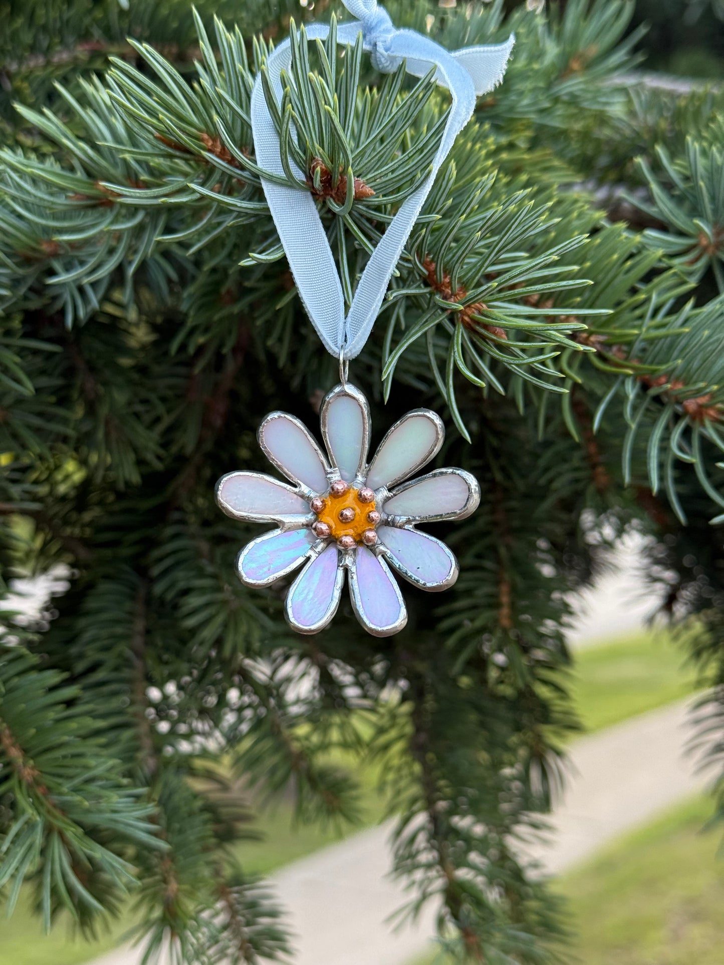 Daisy White Pearl Stained Glass Ornament Handmade Floral Christmas Suncatcher