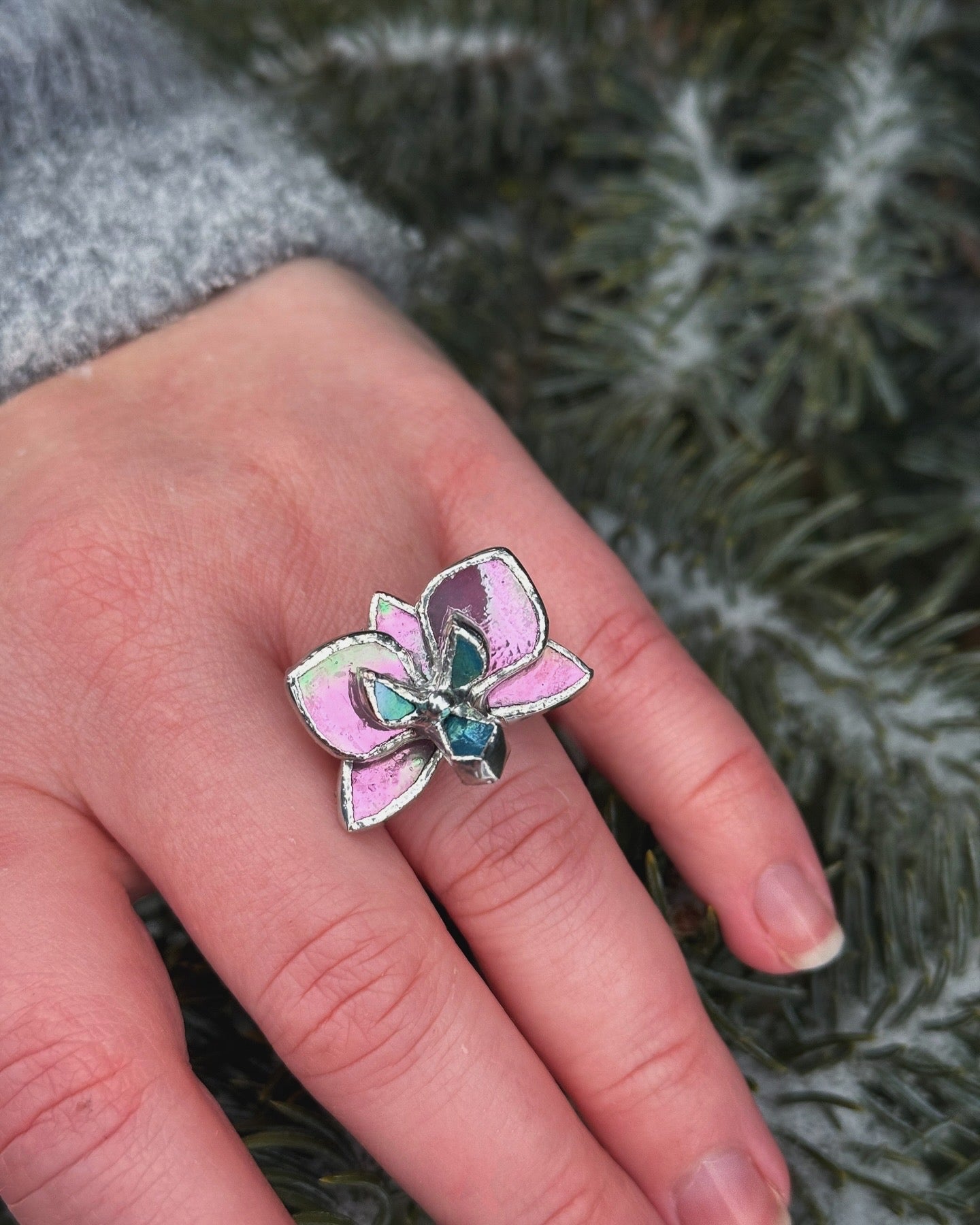 " . Ring Candy pink iridescent Orchid” Stained glass tropical flower 3D, art jewelry