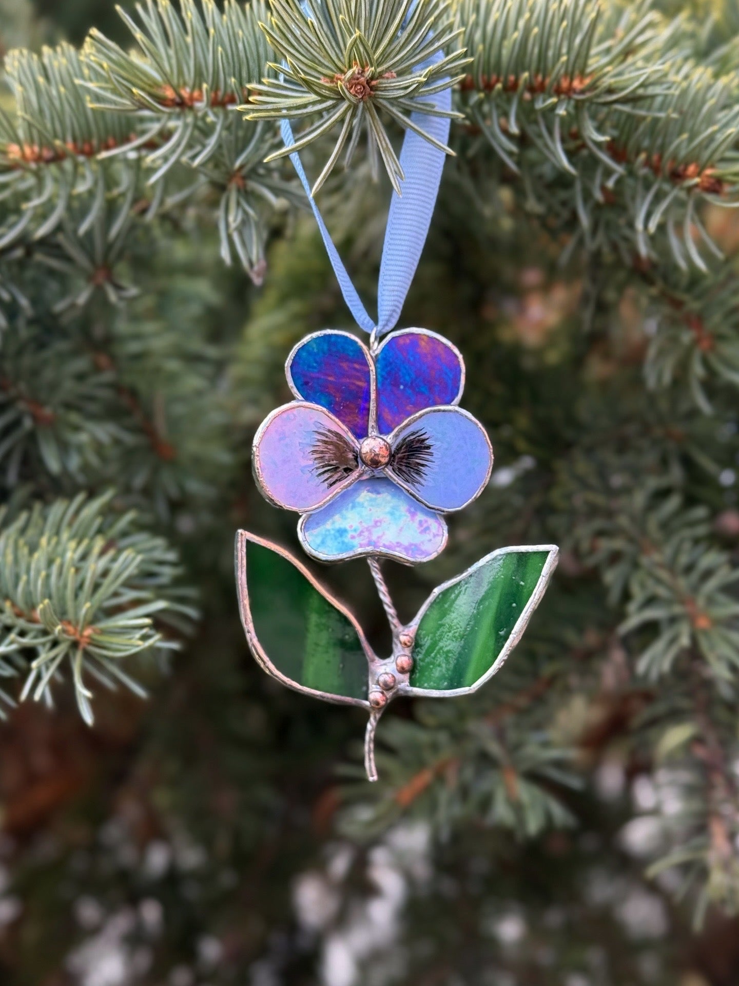 " . Pansy flower with leaves Indigo & light blue irid , Stained glass Decorative ORNAMENT, Christmas decoration, Suncatcher