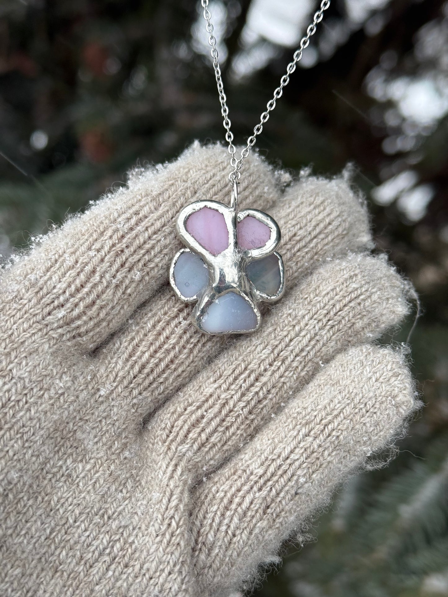 " . Pansy Pink irid & White irid Necklace” Stained glass tropical flower 3D, art jewelry