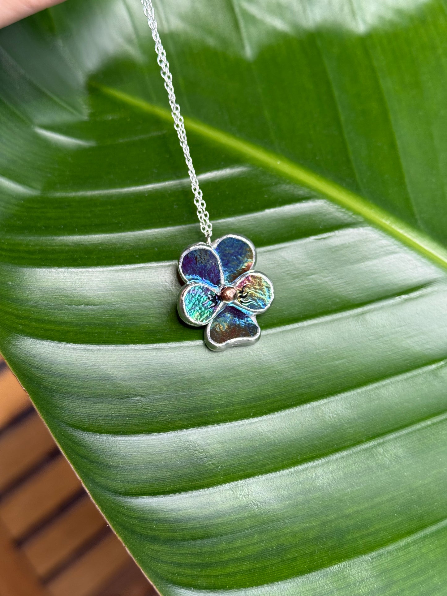 Pansy Mauve Iridescent Stained Glass Necklace Handmade Botanical Jewelry new