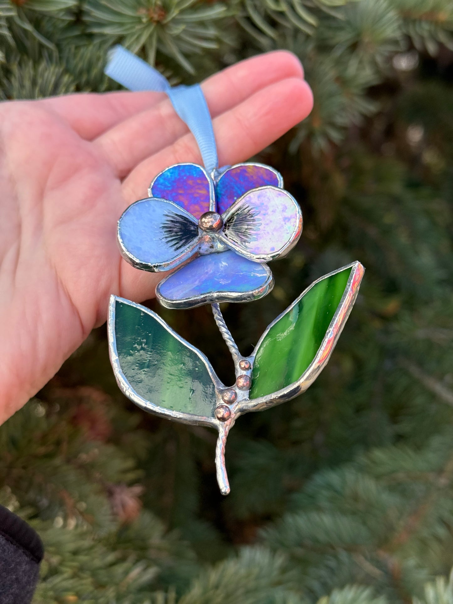 " . Pansy flower with leaves Indigo & light blue irid , Stained glass Decorative ORNAMENT, Christmas decoration, Suncatcher