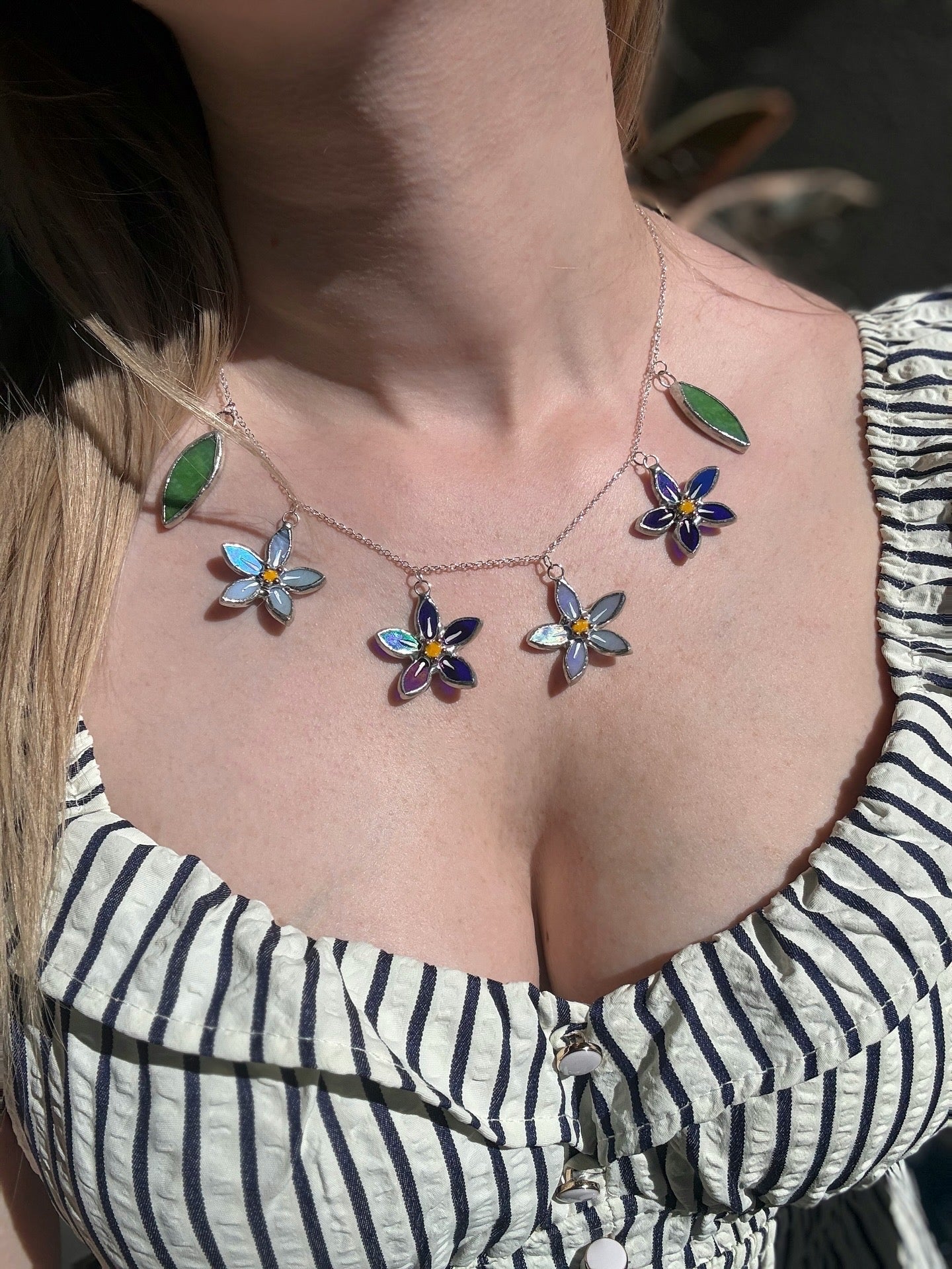 .Beautiful Forget Me Not Stained Glass Necklace 4 flowers, Botanical Art Jewelry new