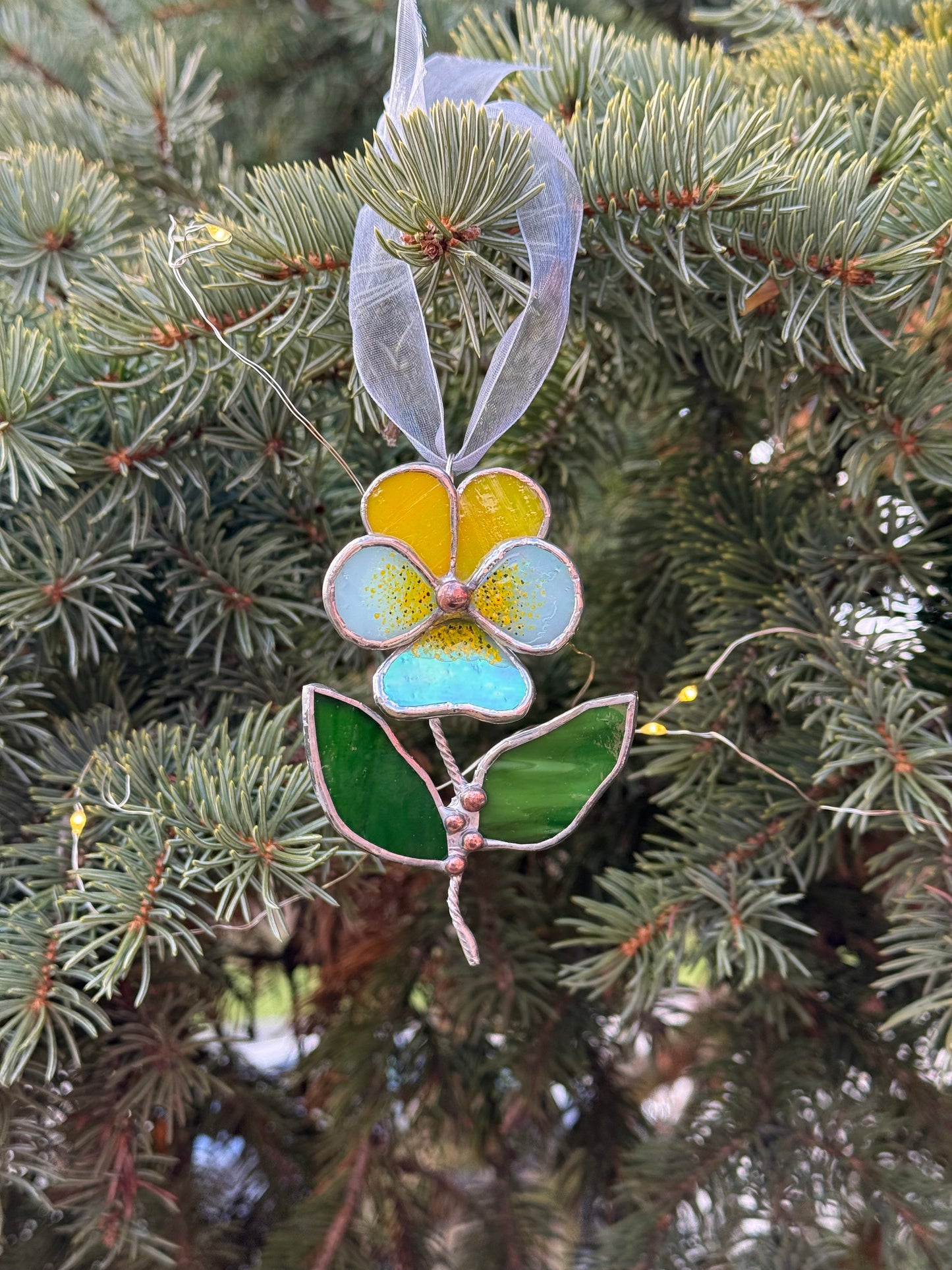 " . Pansy flower with leaves Yellow & sky blue irid , Stained glass Decorative ORNAMENT, Christmas decoration, Suncatcher