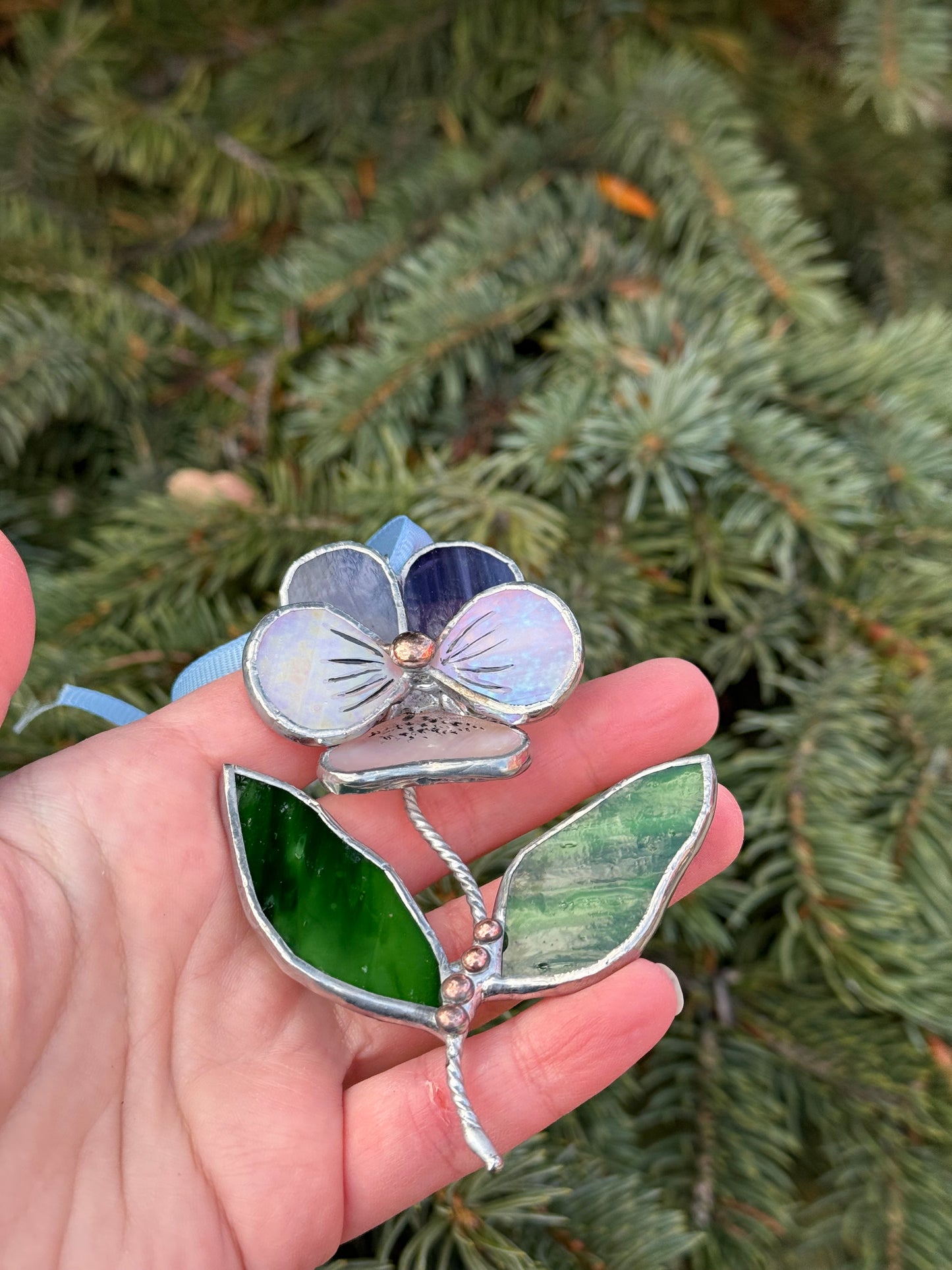 " . Pansy flower with leaves Grape purple & white irid , Stained glass Decorative ORNAMENT, Christmas decoration, Suncatcher