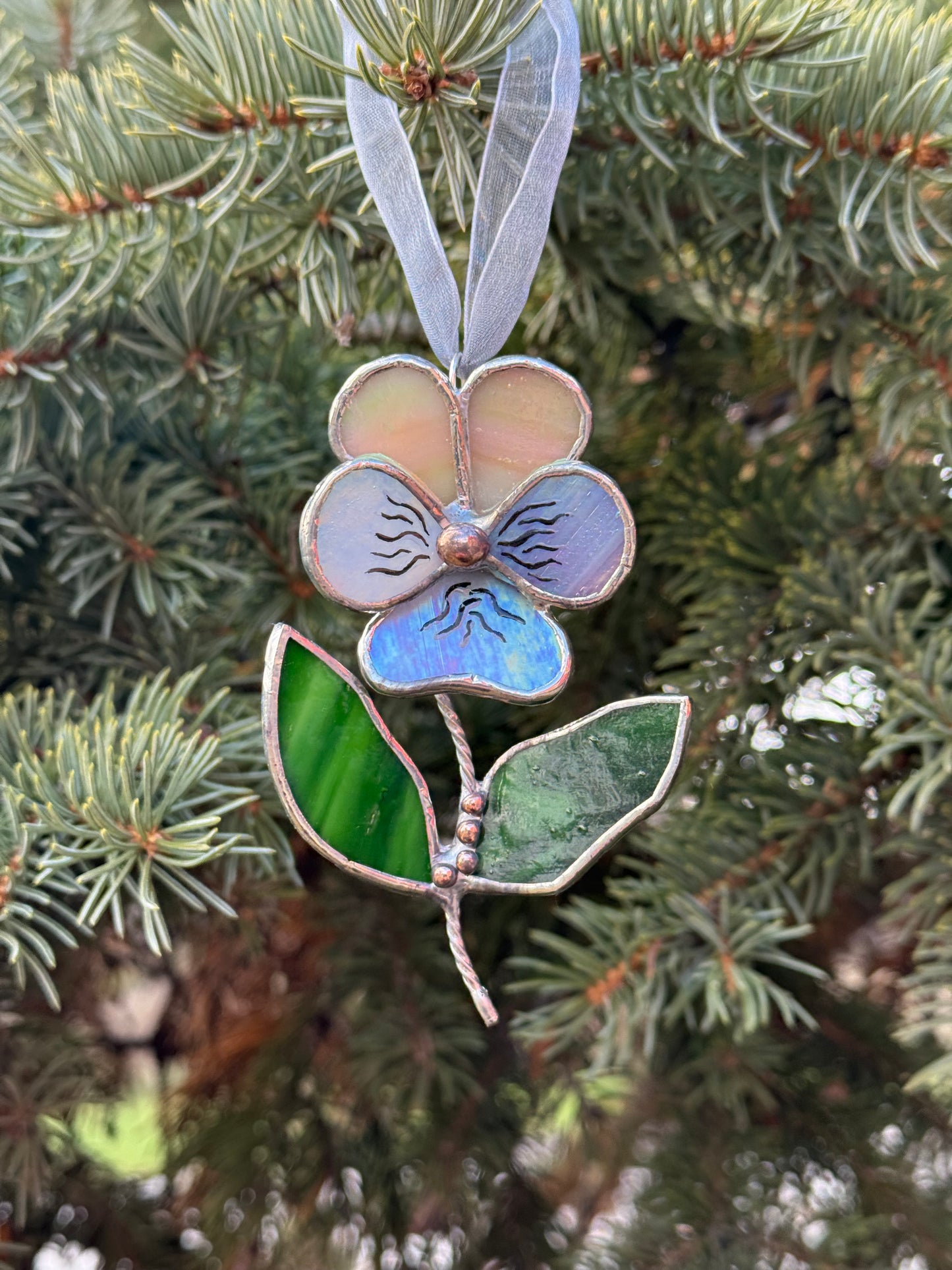 " . Pansy flower with leaves beige & lavender irid , Stained glass Decorative ORNAMENT, Christmas decoration, Suncatcher