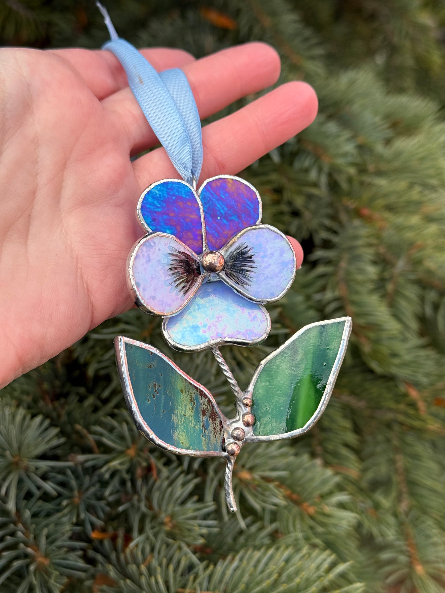 " . Pansy flower with leaves Indigo & light blue irid , Stained glass Decorative ORNAMENT, Christmas decoration, Suncatcher