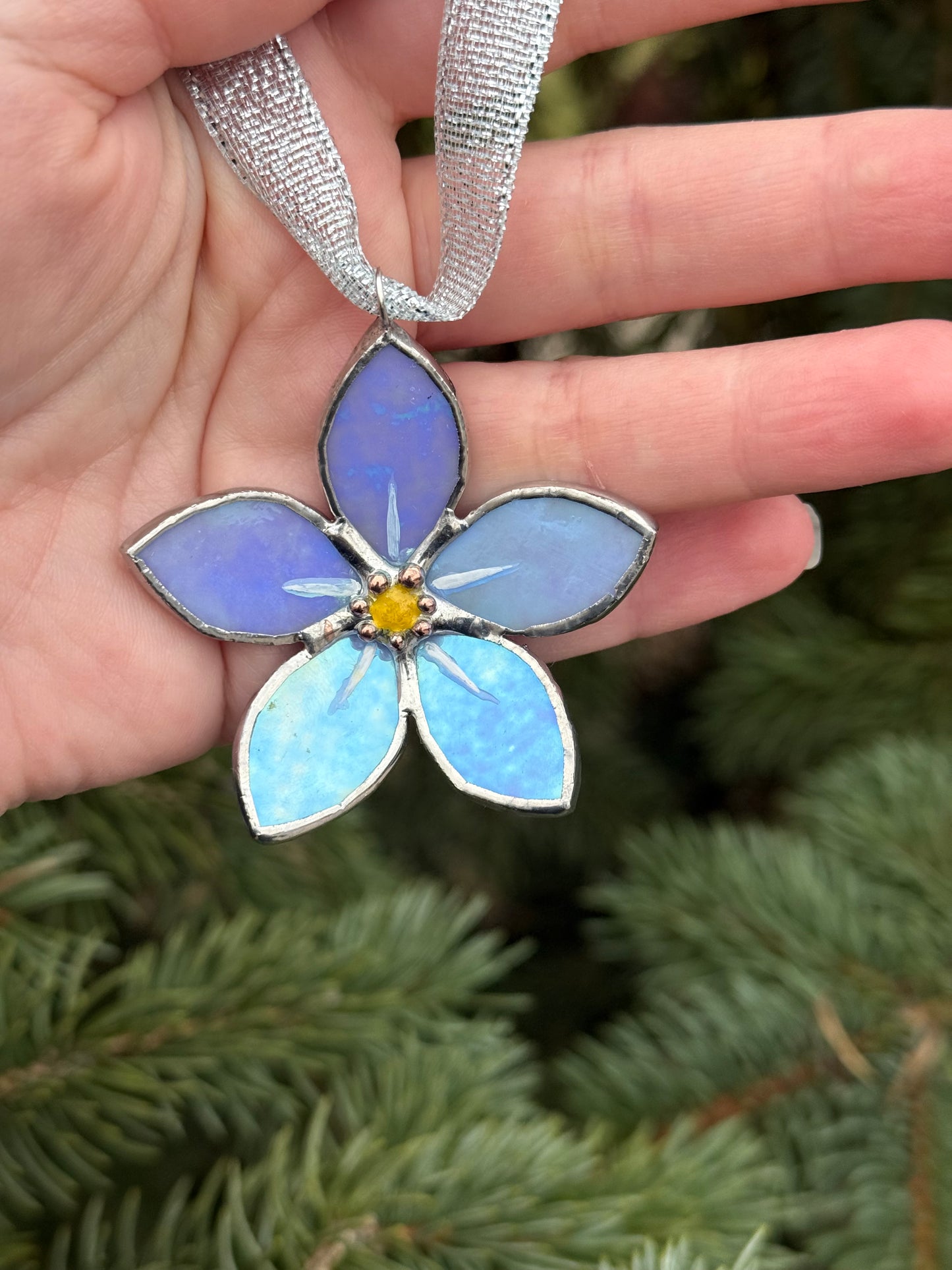 " . Forget me not flower Sky blue irid , Stained glass Decorative ORNAMENT, Christmas decoration, Suncatcher