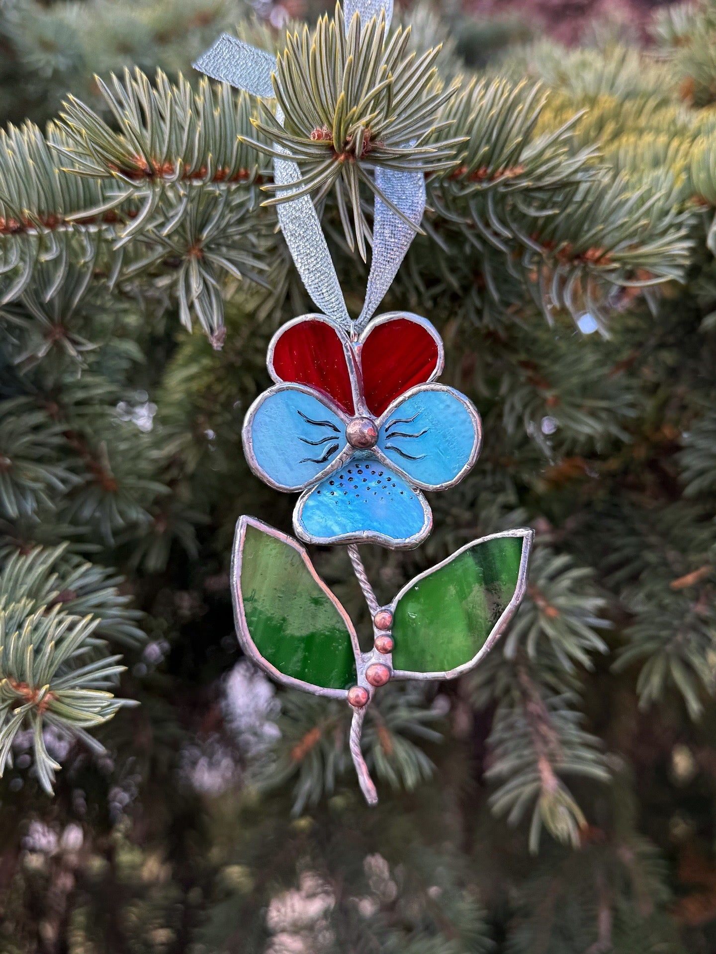 " . Pansy flower with leaves Ruby red & turquoise irid , Stained glass Decorative ORNAMENT, Christmas decoration, Suncatcher