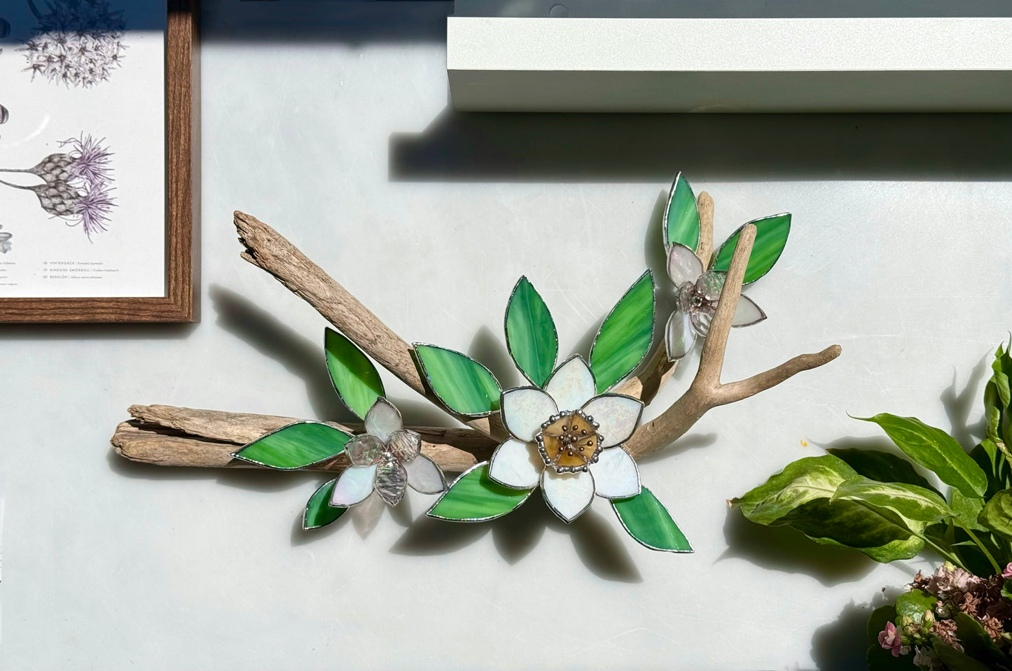 .Daffodil flower Stained Glass Driftwood Wall Decor Suncatcher