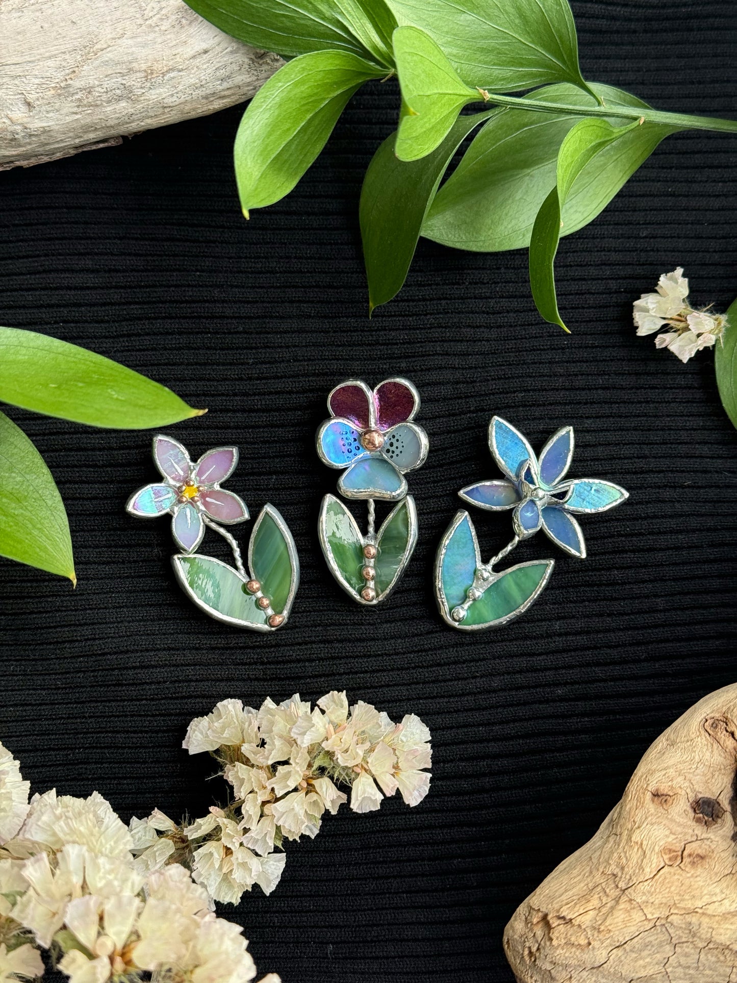 Brooch Pansy Flower Mauve & Sky Blue irid Stained glass flower 3D art jewelry