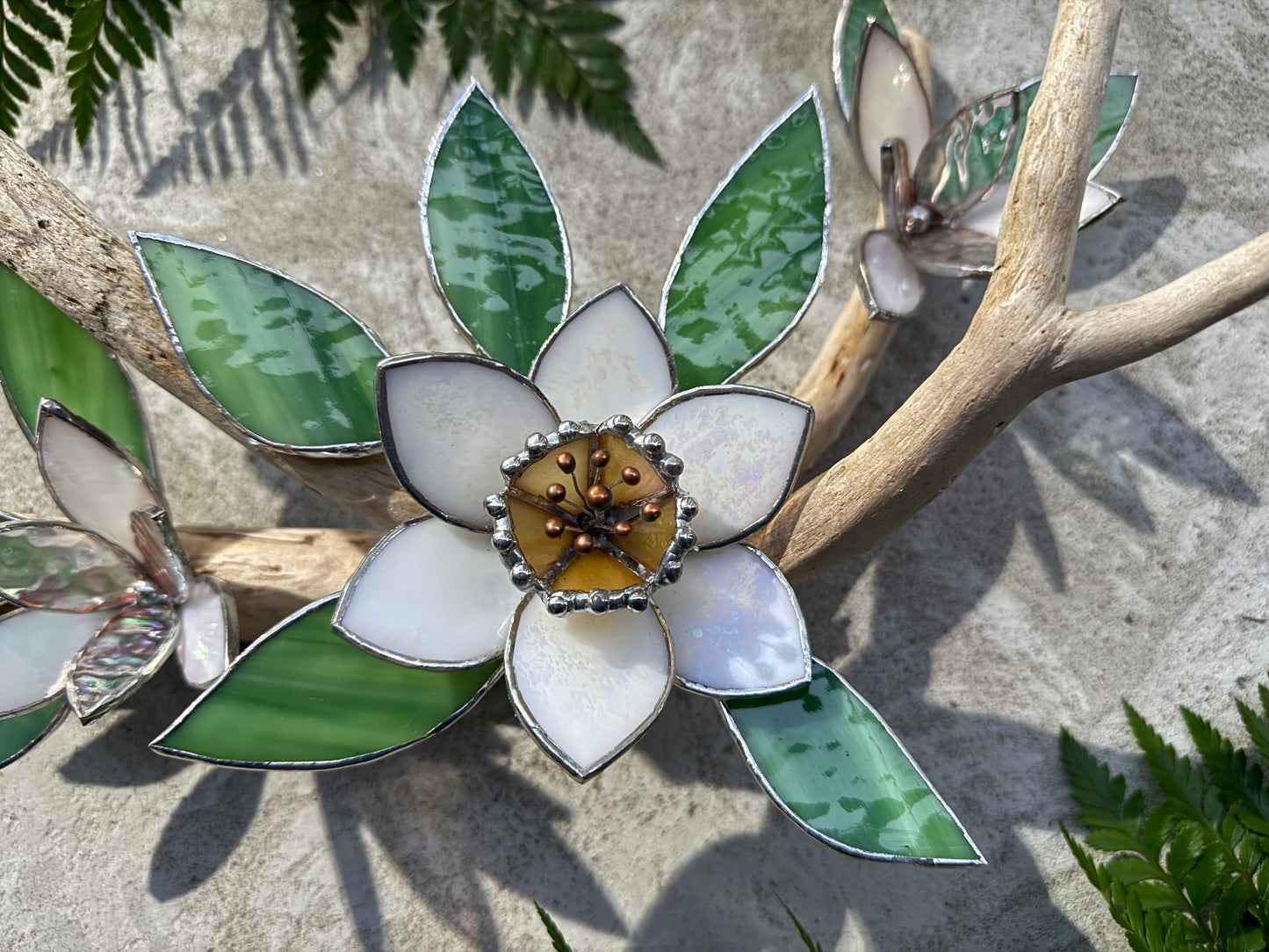 .Daffodil flower Stained Glass Driftwood Wall Decor Suncatcher