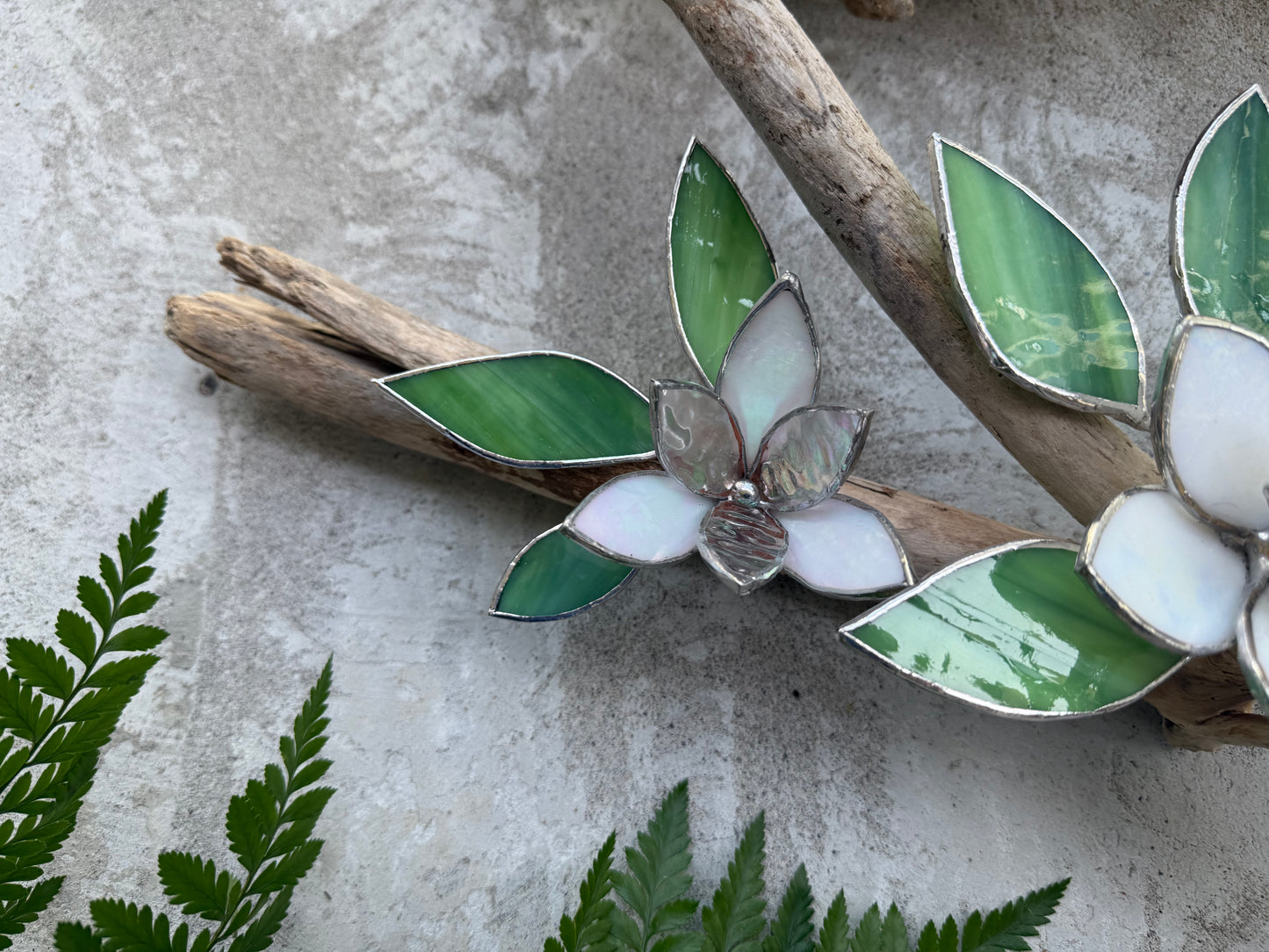 .Daffodil flower Stained Glass Driftwood Wall Decor Suncatcher