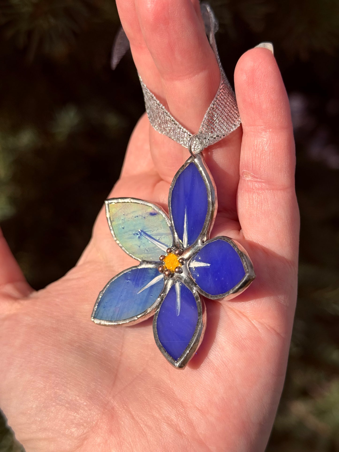 " . Forget me not flower Blue irid , Stained glass Decorative ORNAMENT, Christmas decoration, Suncatcher