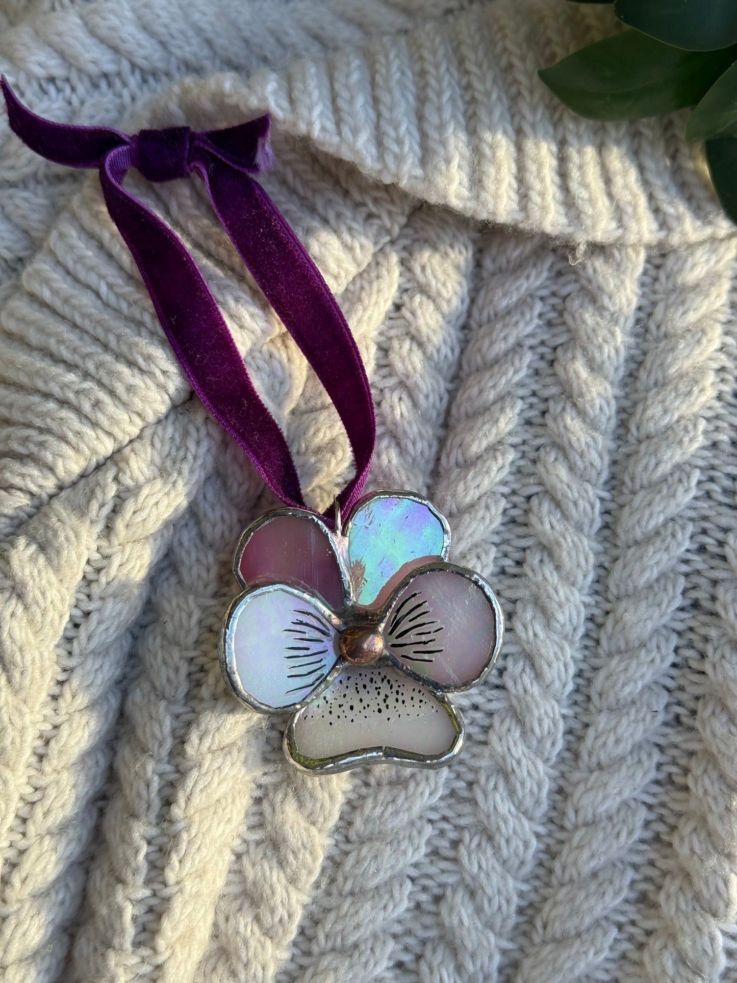 " . Pansy flower Pink & white irid, Stained glass Decorative ORNAMENT, Christmas decoration, Suncatcher