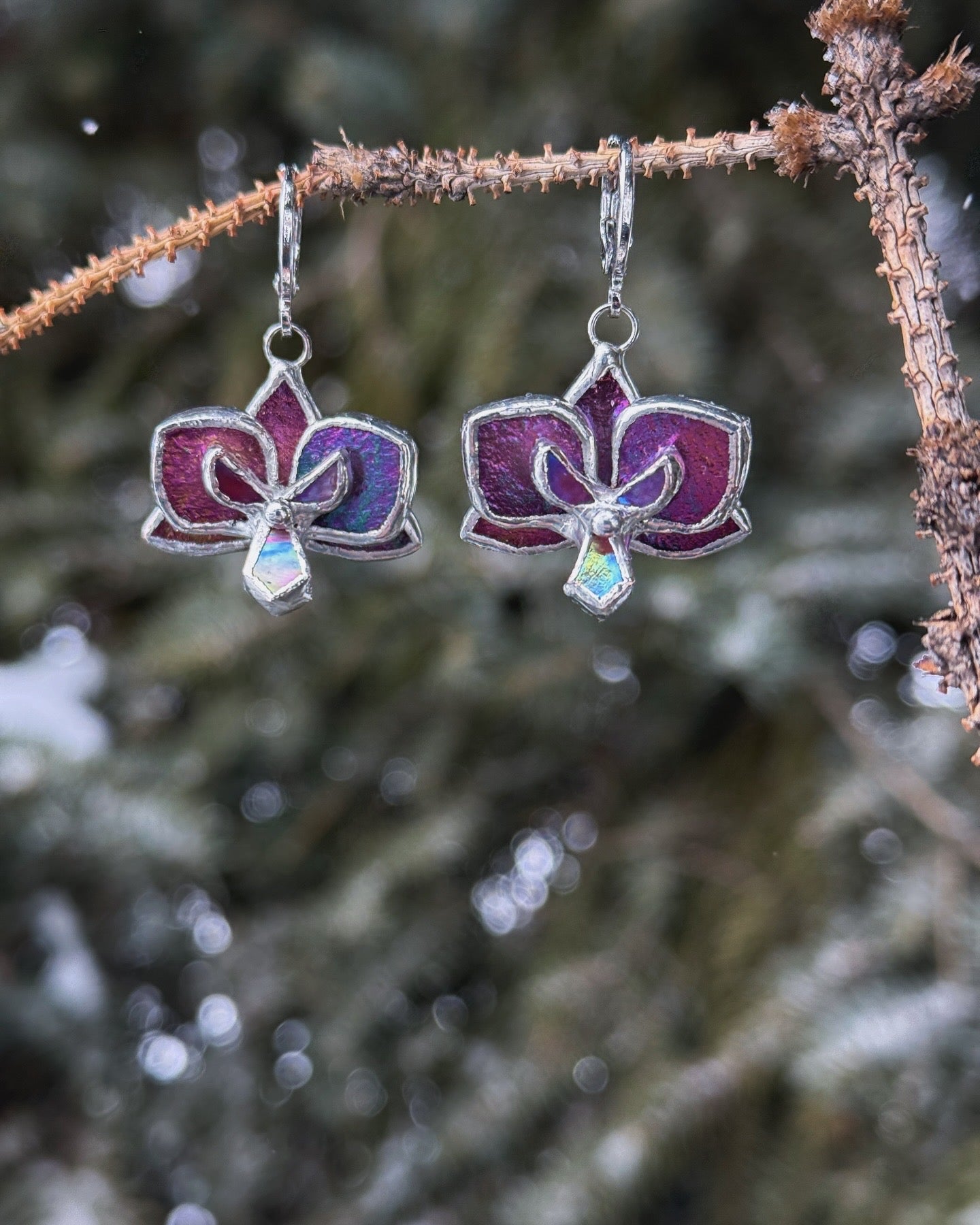 " . Earrings Orchid Mauve iridescent ” Stained glass tropical flower 3D, art jewelry necklace ring