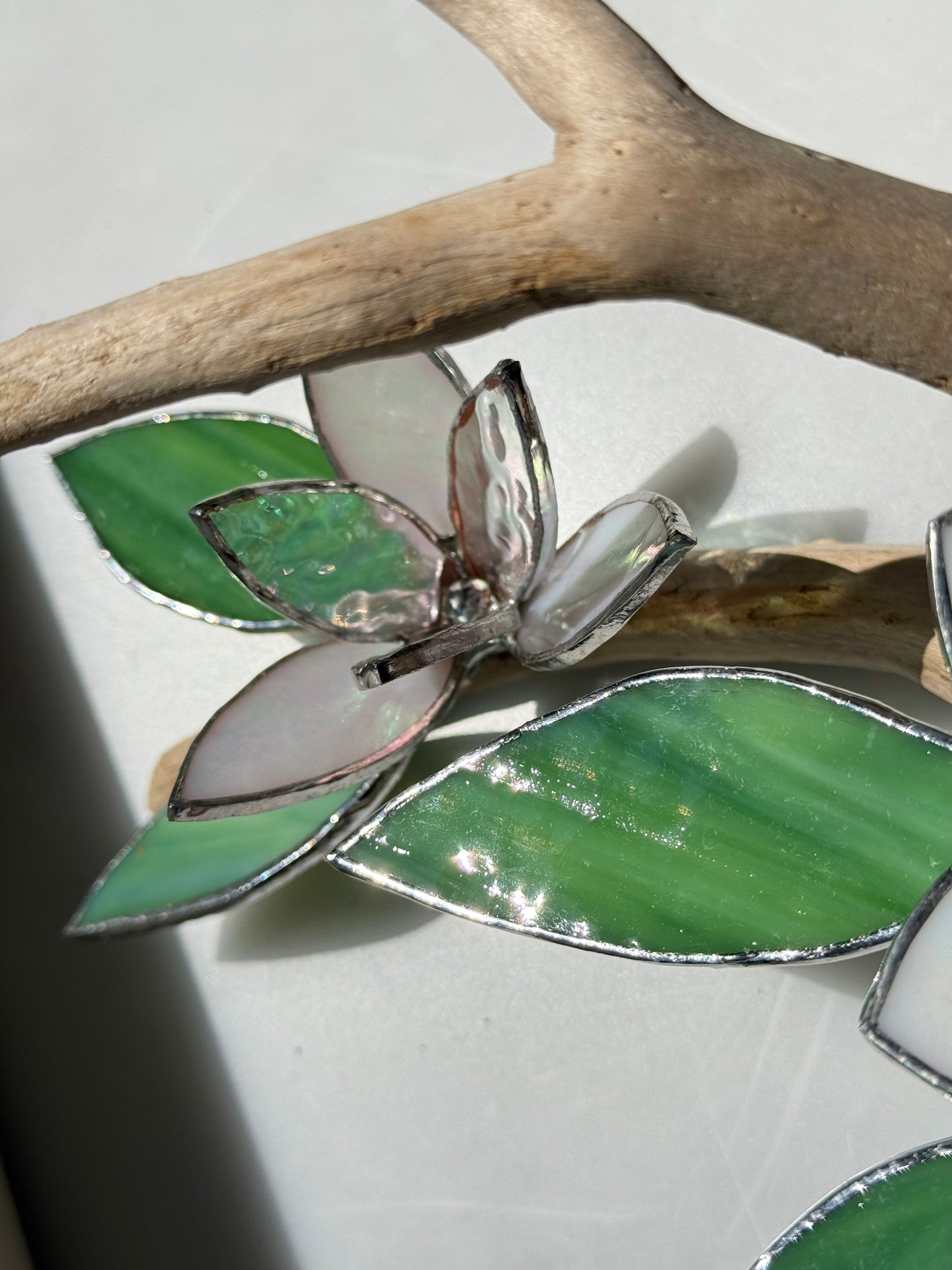 .Daffodil flower Stained Glass Driftwood Wall Decor Suncatcher