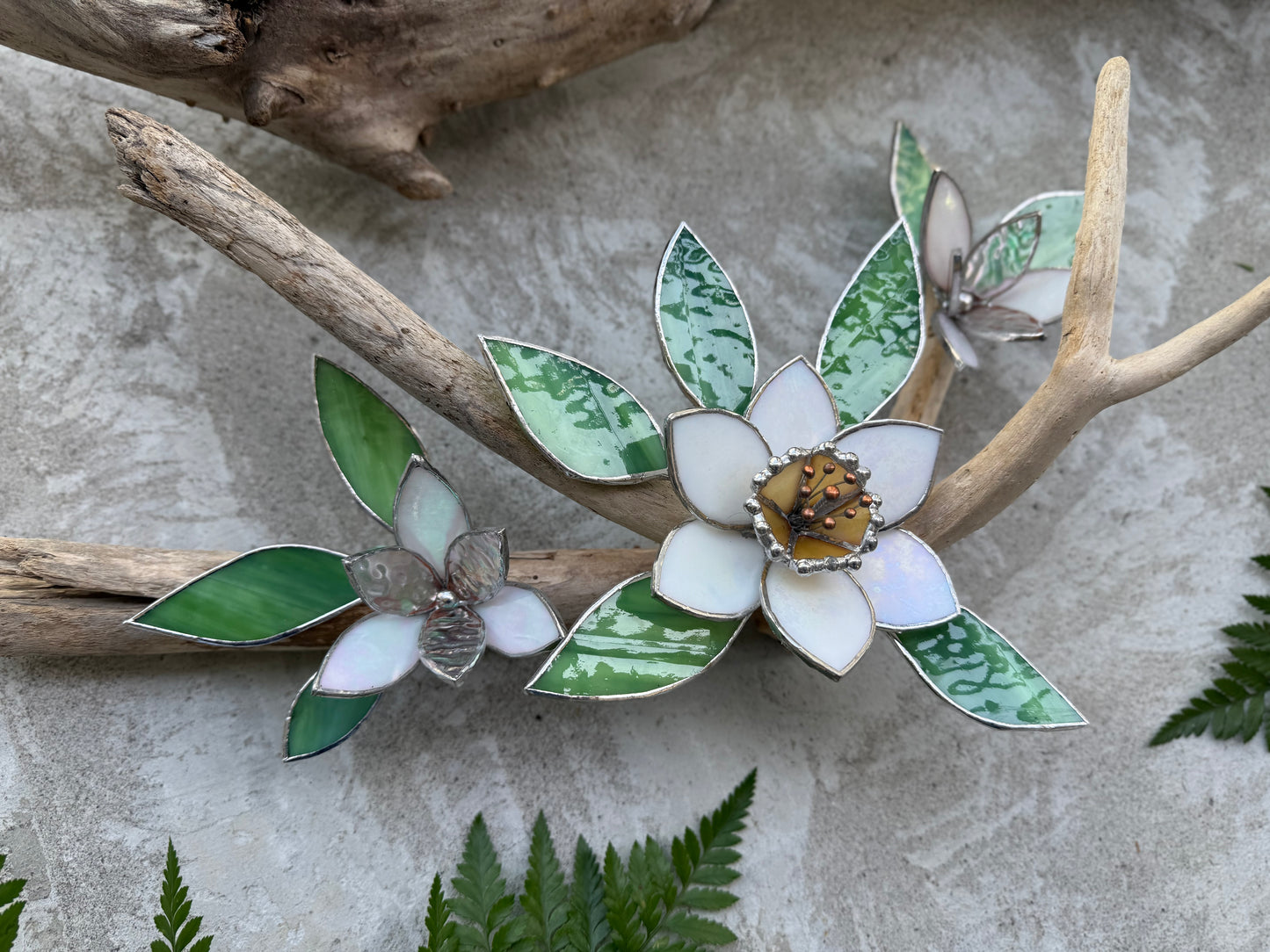 .Daffodil flower Stained Glass Driftwood Wall Decor Suncatcher
