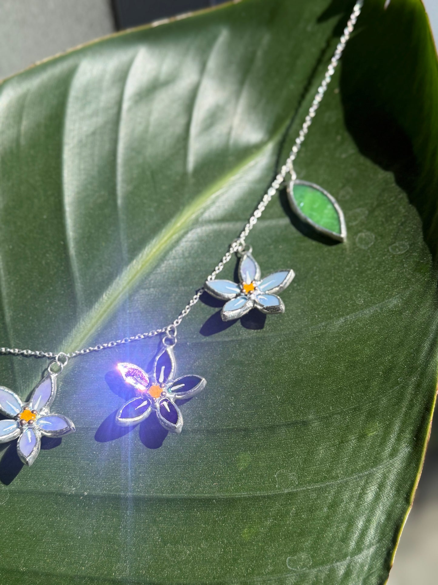 .Beautiful Forget Me Not Stained Glass Necklace 4 flowers, Botanical Art Jewelry new