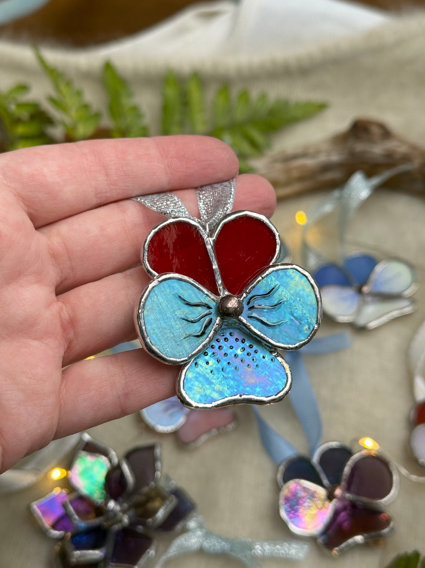 " . Pansy flower Ruby red & Teal irid , Stained glass Decorative ORNAMENT, Christmas decoration, Suncatcher new