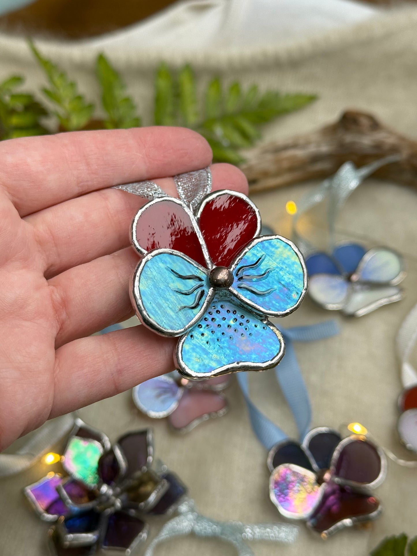 " . Pansy flower Ruby red & Teal irid , Stained glass Decorative ORNAMENT, Christmas decoration, Suncatcher new