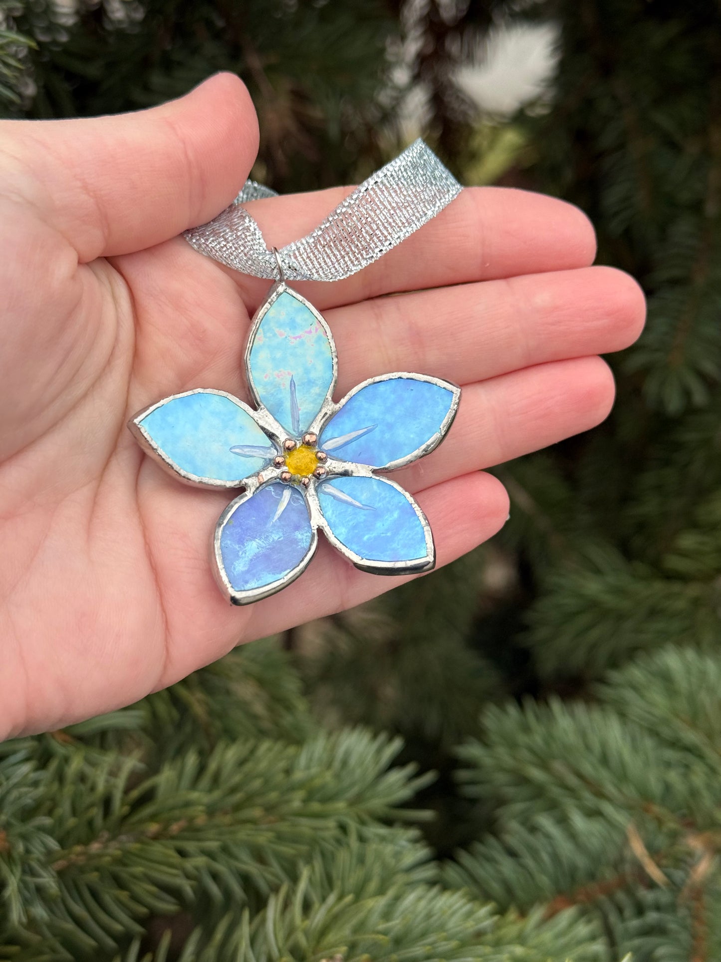 " . Forget me not flower Sky blue irid , Stained glass Decorative ORNAMENT, Christmas decoration, Suncatcher