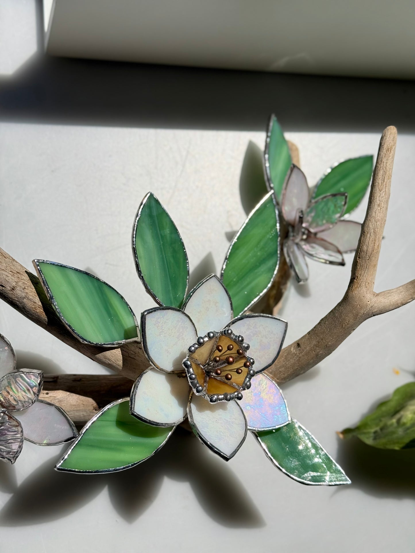 .Daffodil flower Stained Glass Driftwood Wall Decor Suncatcher