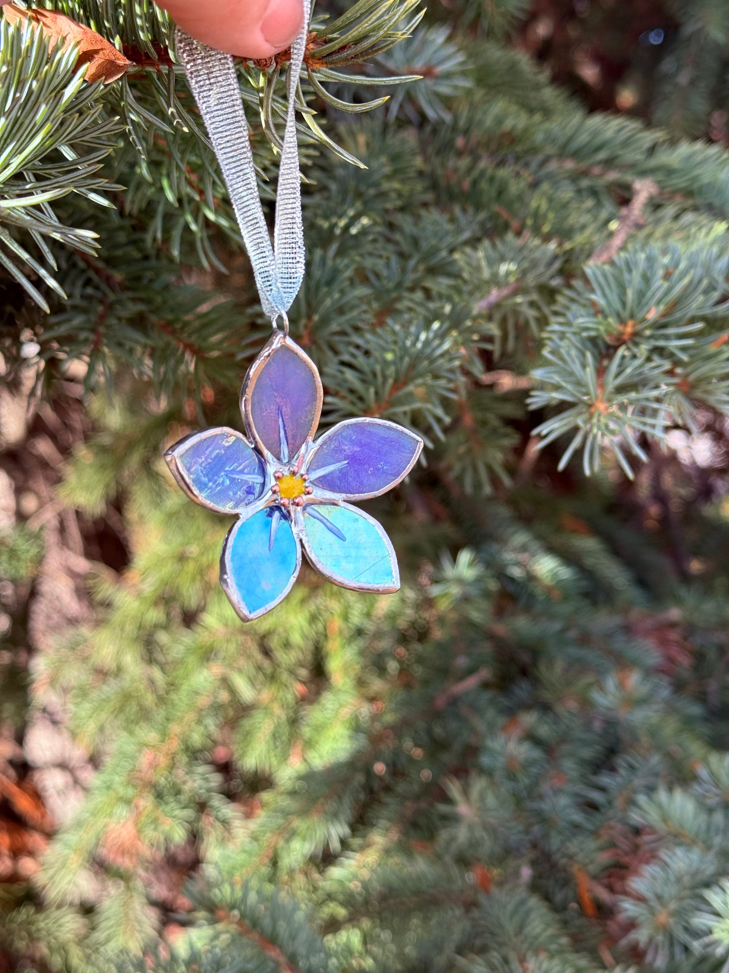 " . Forget me not flower Blue irid , Stained glass Decorative ORNAMENT, Christmas decoration, Suncatcher