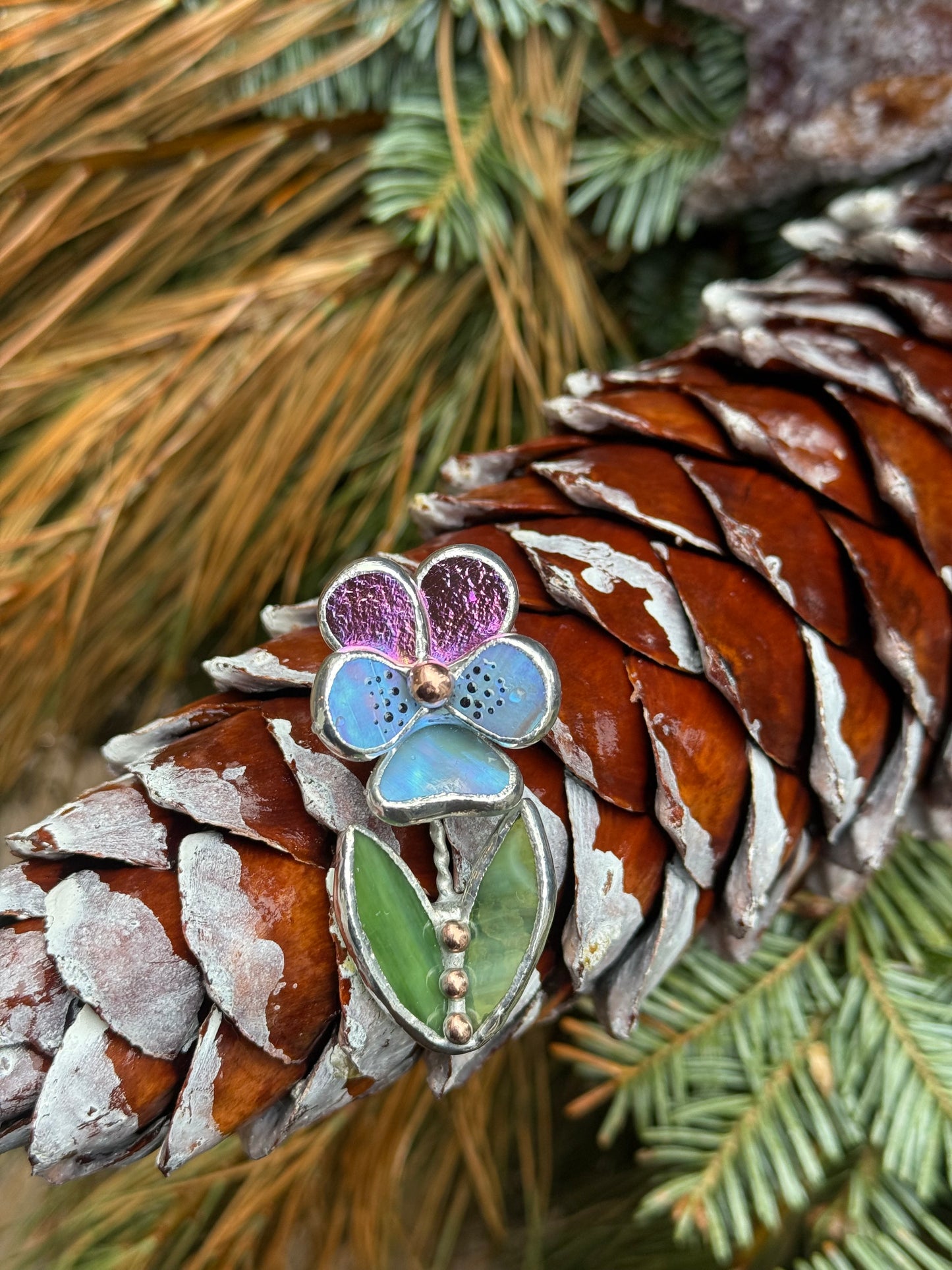 Brooch Pansy Flower Mauve & Sky Blue irid Stained glass flower 3D art jewelry