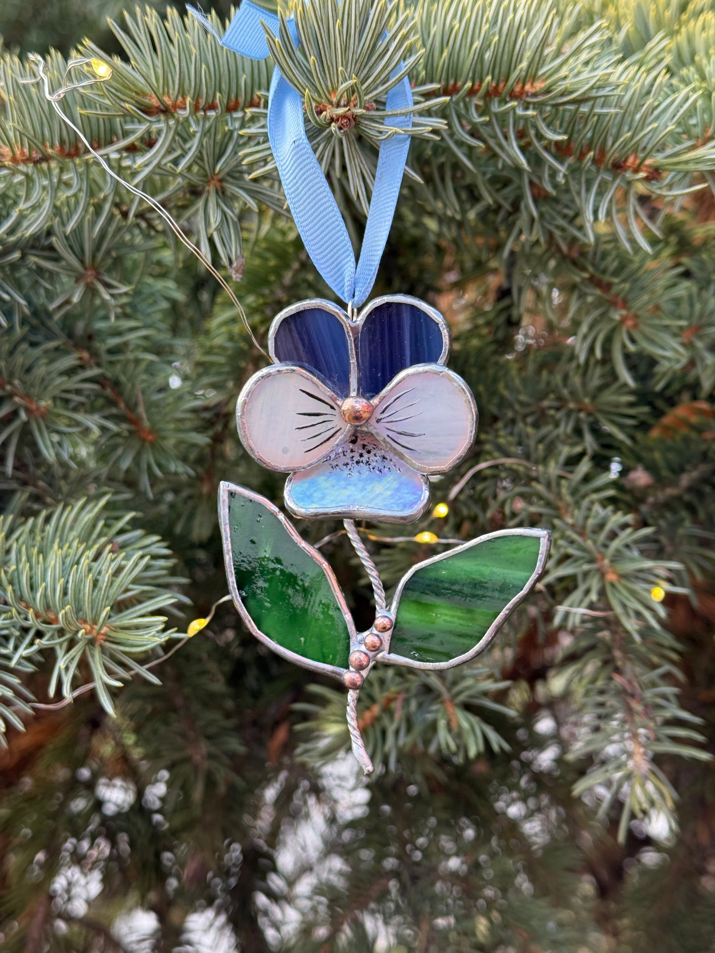" . Pansy flower with leaves Grape purple & white irid , Stained glass Decorative ORNAMENT, Christmas decoration, Suncatcher