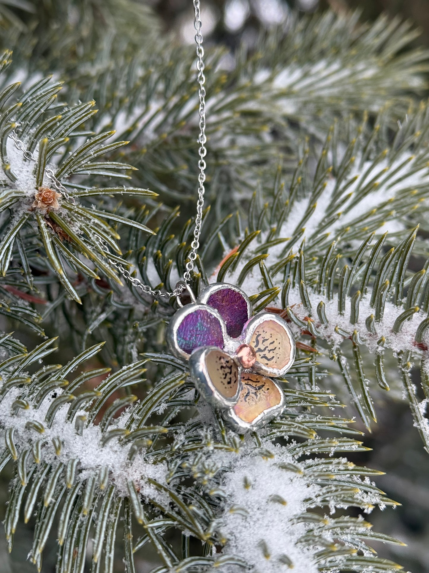 " . Pansy Mauve irid & Orange irid Necklace” Stained glass tropical flower 3D, art jewelry