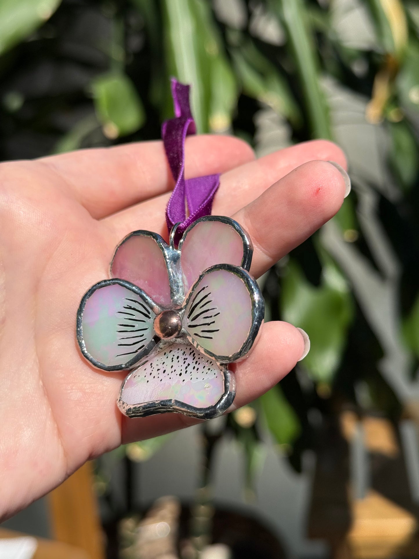 " . Pansy flower Pink & white irid, Stained glass Decorative ORNAMENT, Christmas decoration, Suncatcher