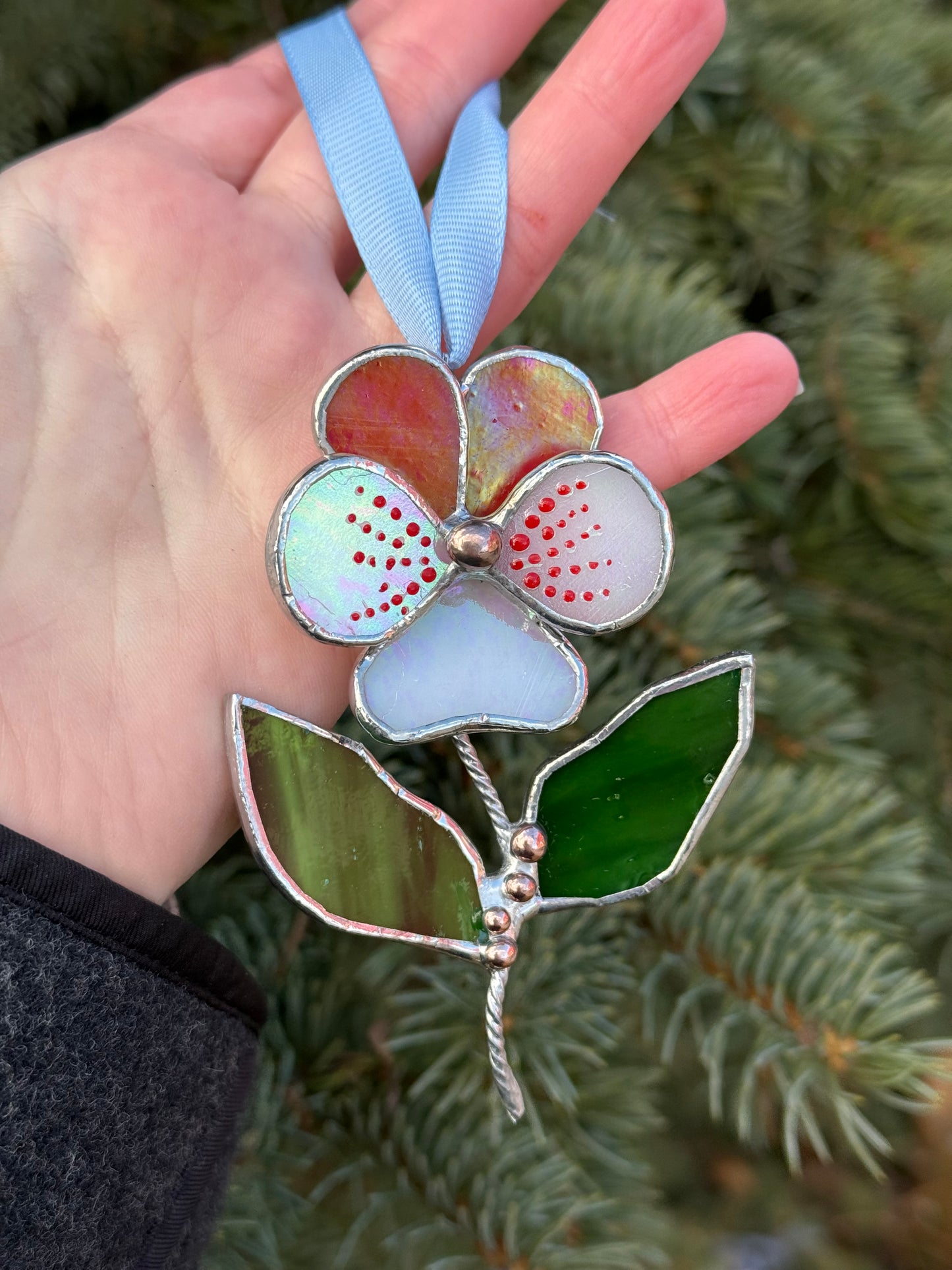 " . Pansy flower with leaves Red & white irid , Stained glass Decorative ORNAMENT, Christmas decoration, Suncatcher