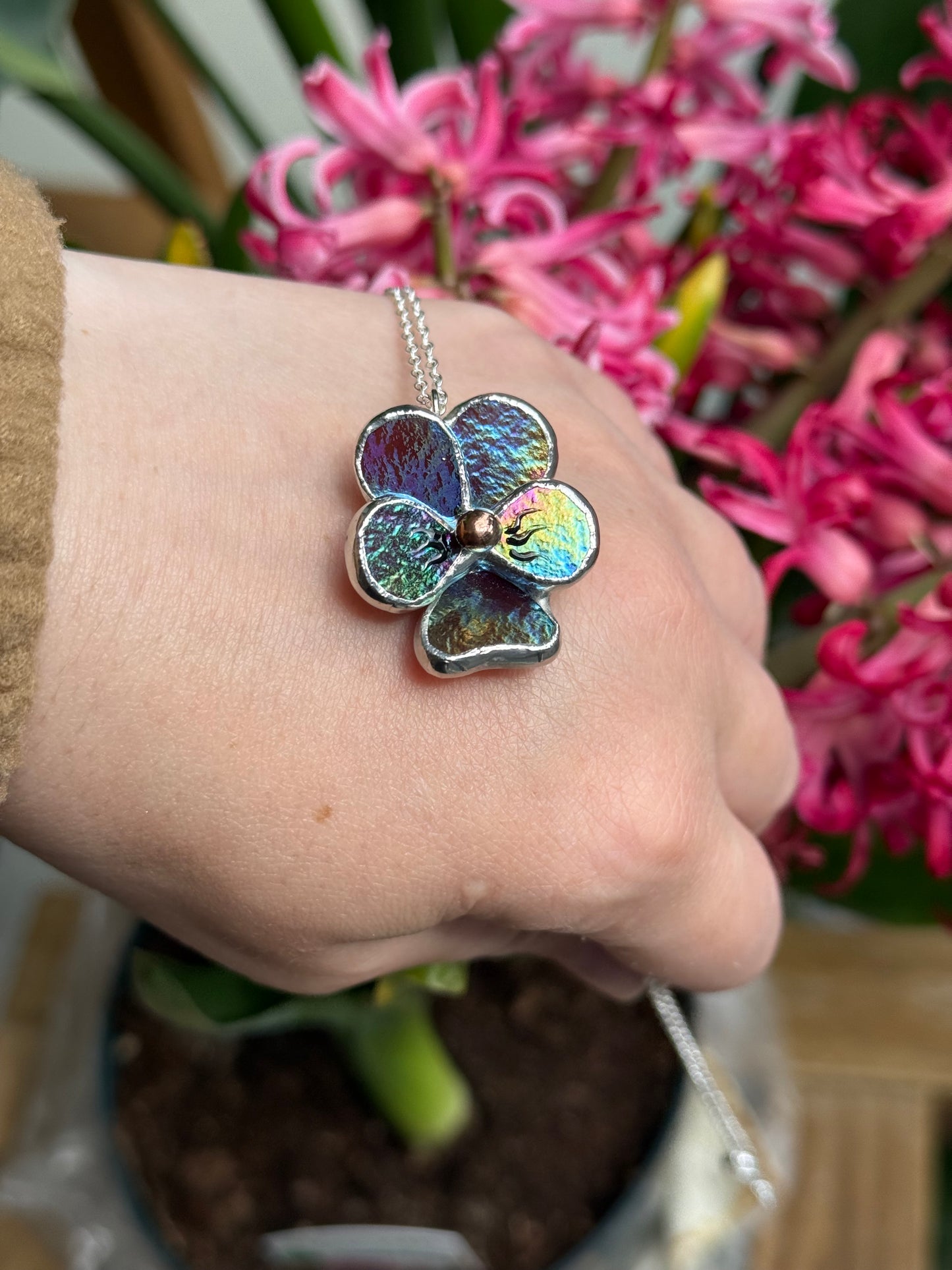 Pansy Mauve Iridescent Stained Glass Necklace Handmade Botanical Jewelry new