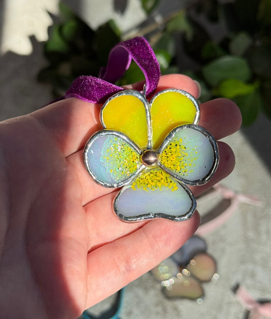 " . Pansy flower Yellow & L.blue irid with pattern, Stained glass Decorative ORNAMENT, Christmas decoration, Suncatcher