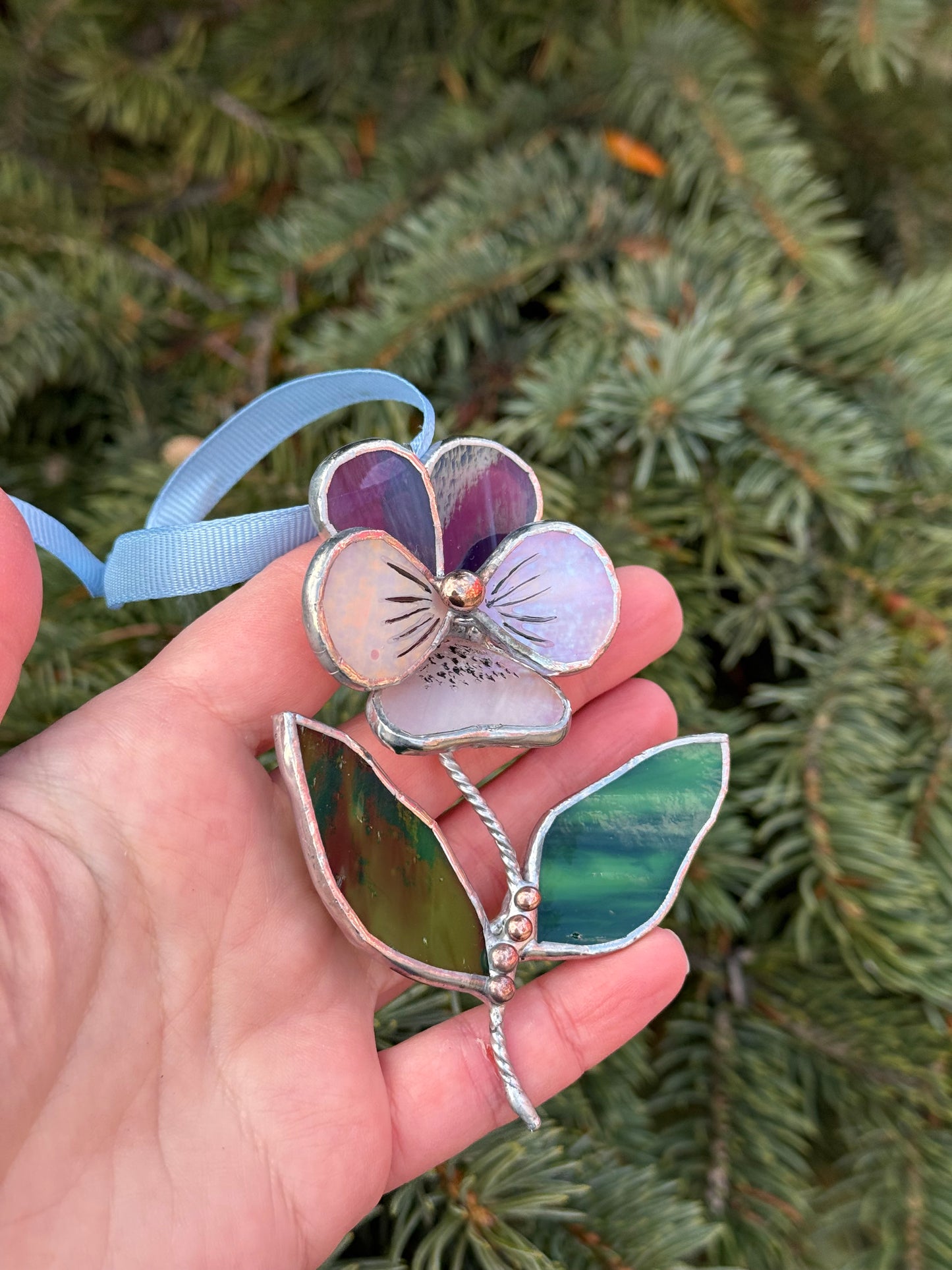 " . Pansy flower with leaves Grape purple & white irid , Stained glass Decorative ORNAMENT, Christmas decoration, Suncatcher
