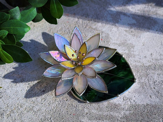 " . Delicate White Water Lily with leaf" Stained glass table decor, holiday decorations, succulents