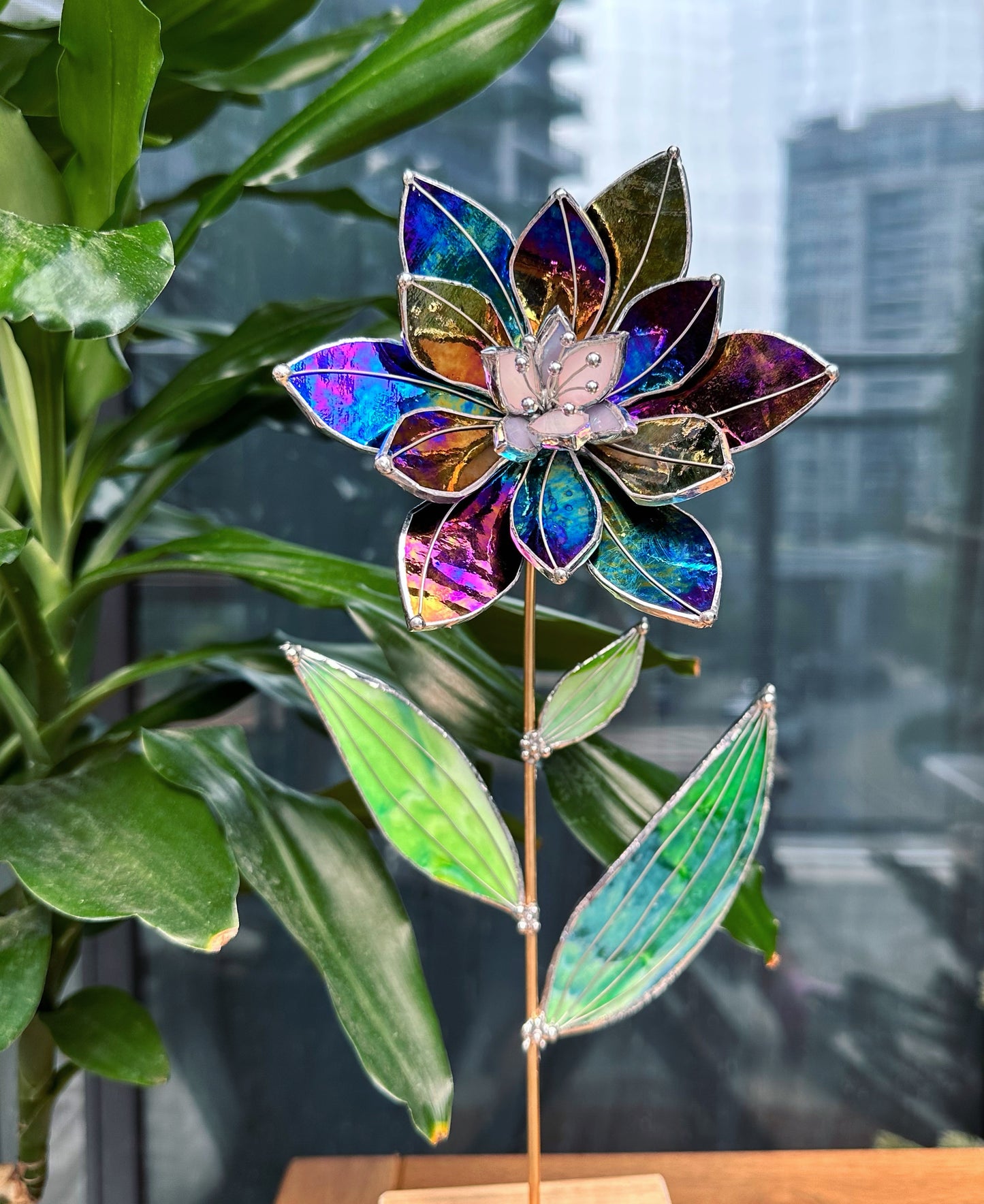 ".Amethyst Lily Mullticolour Iridescent" Stained glass tropical flower 3D, Sun catcher, Table plant decor, Garden stake, wedding decor, Christmas gift