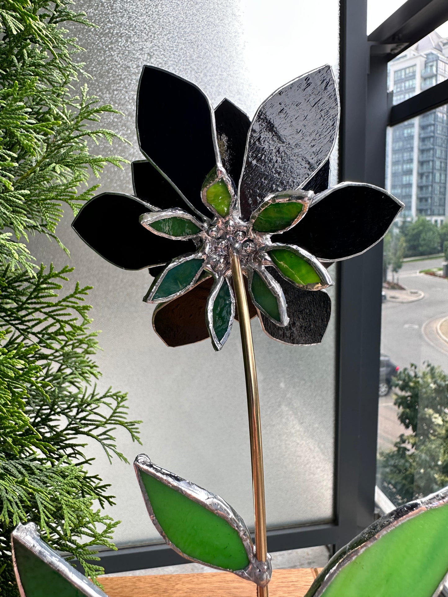 ".Amethyst Lily Mullticolour Iridescent" Stained glass tropical flower 3D, Sun catcher, Table plant decor, Garden stake, wedding decor, Christmas gift